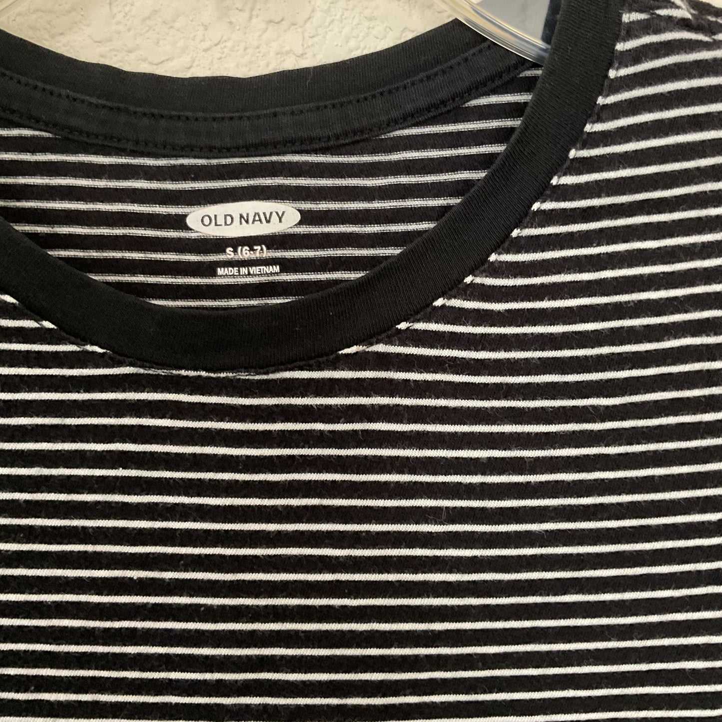 Basic Old Navy Girls T-shirt Size S(6-7)