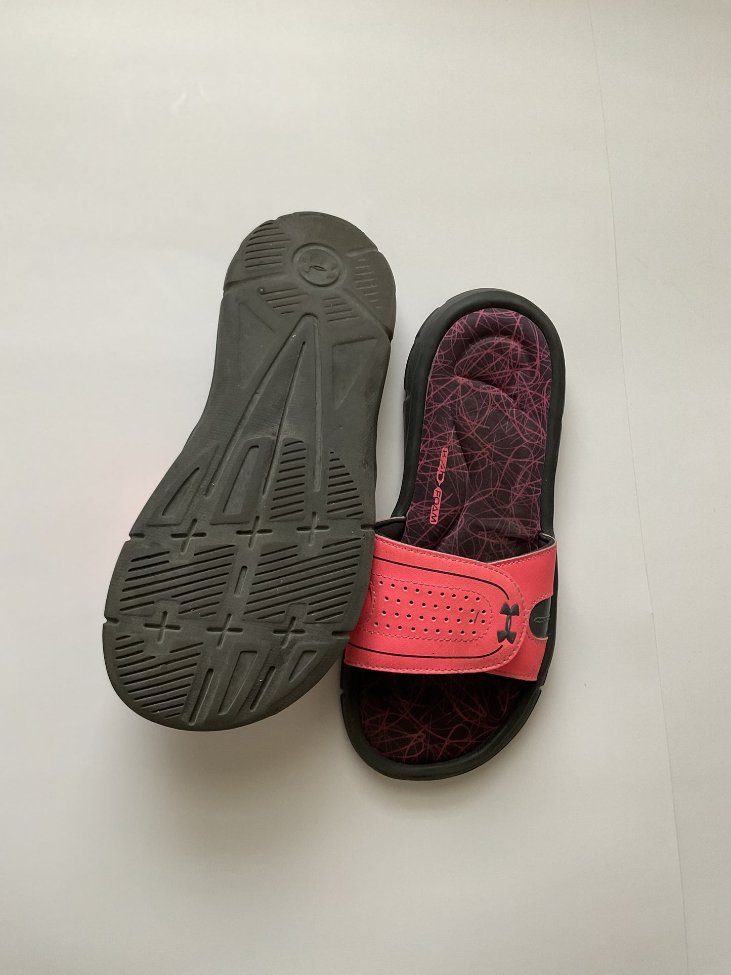 Under Armor Padded Sandals Size 7.