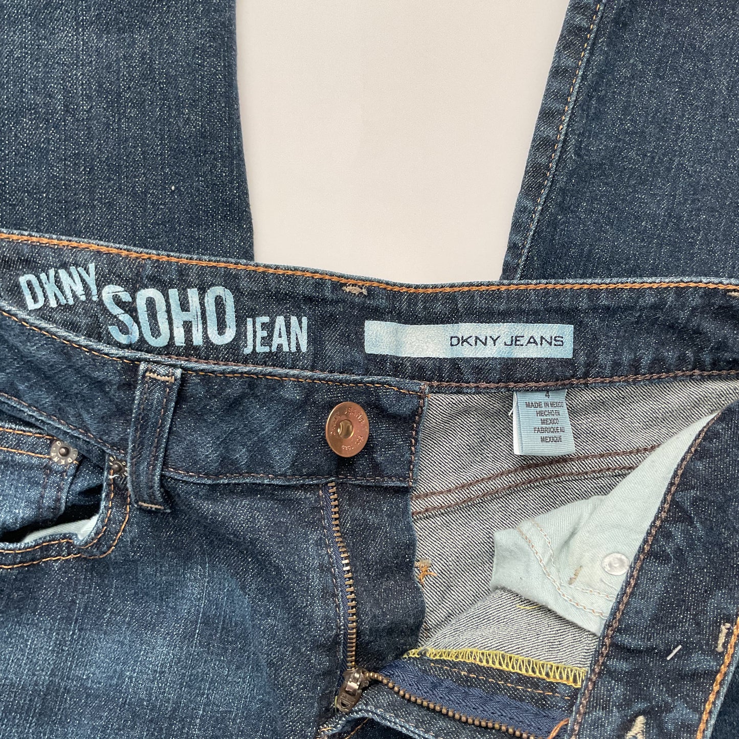 DKNY Soho Women’s Capri Jeans Size 4.