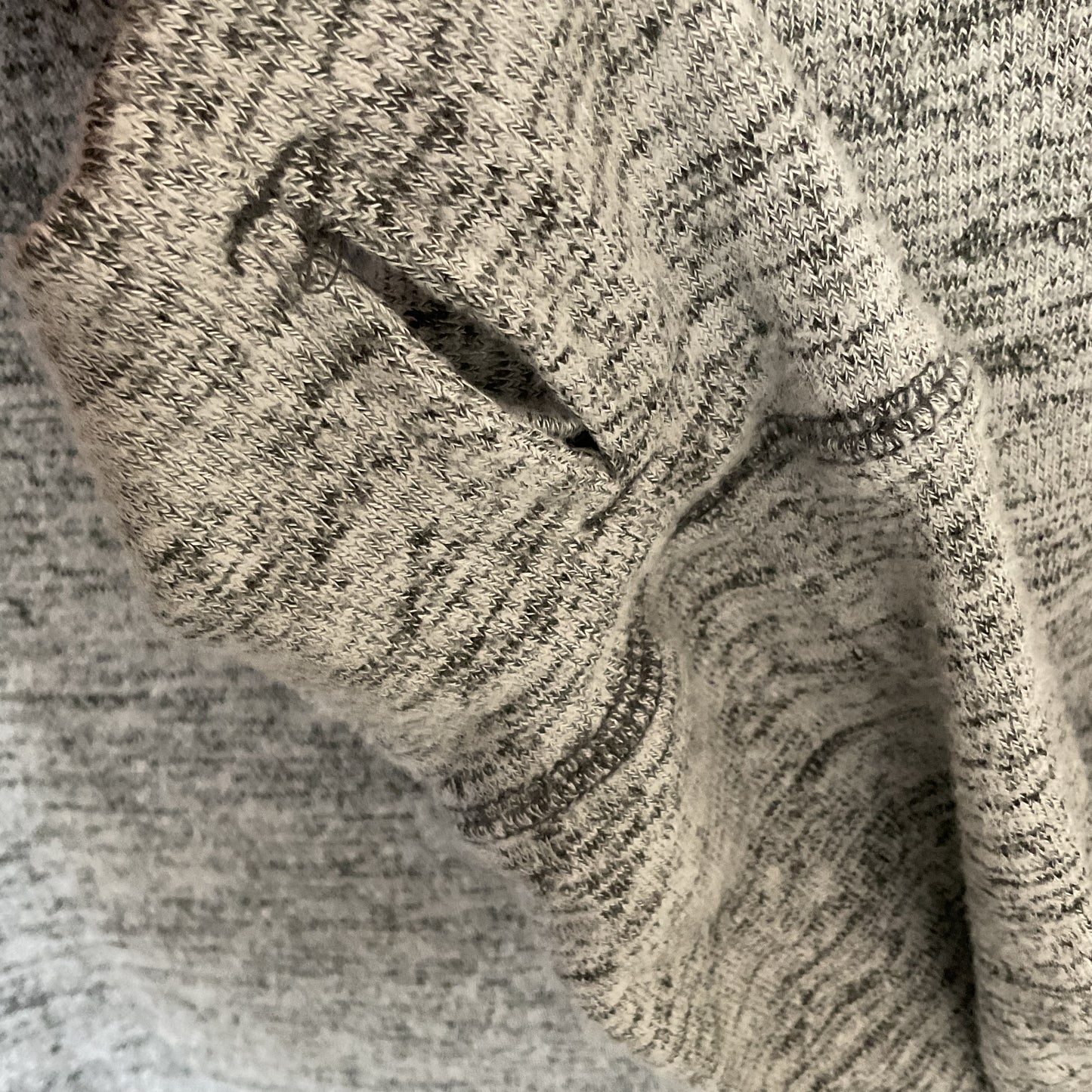 Apana Athletic Women’s Long Sleeve Pullover Size S.