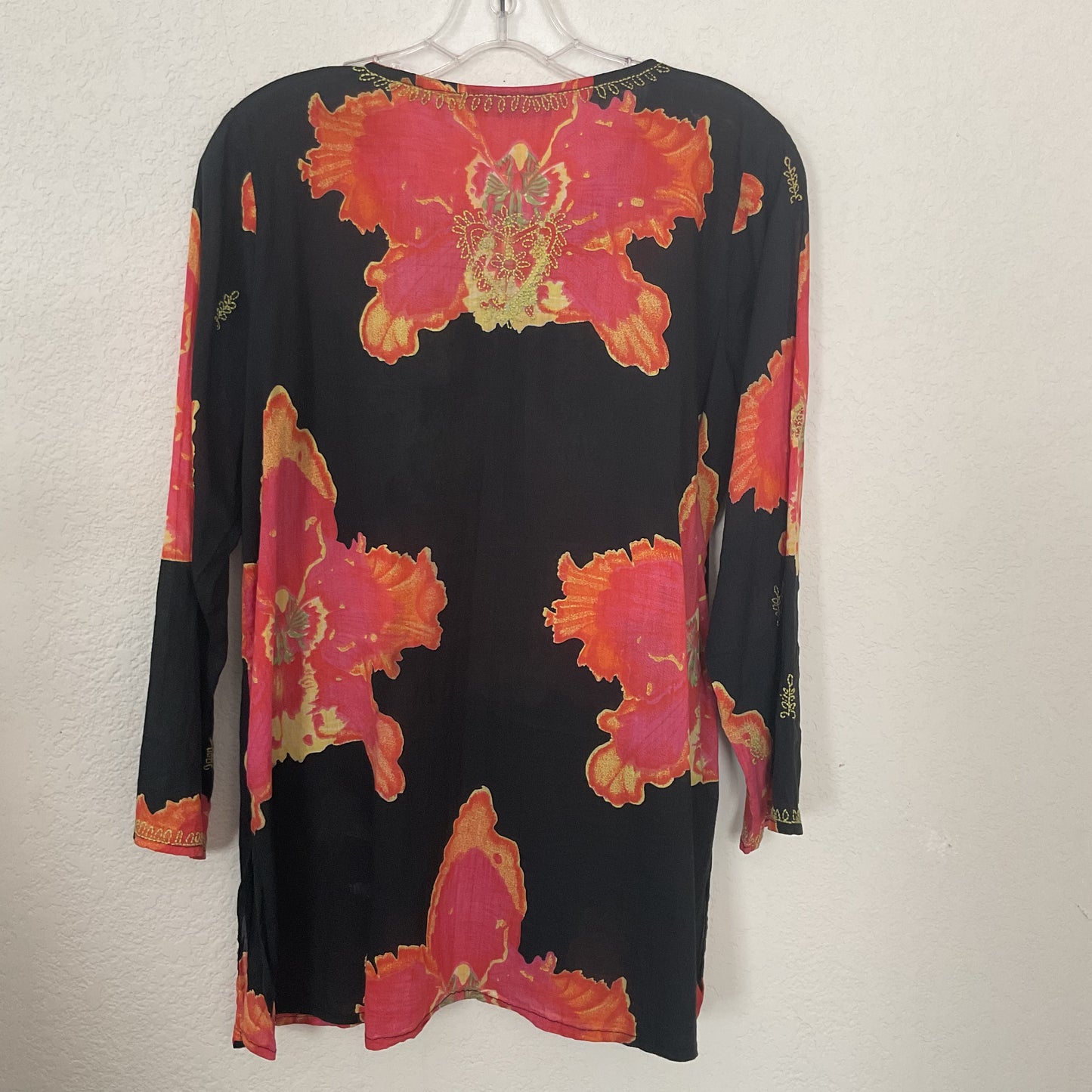 Vintage Graham Kandiah NY Women’s Embroidered Tunic Blouse Size M.