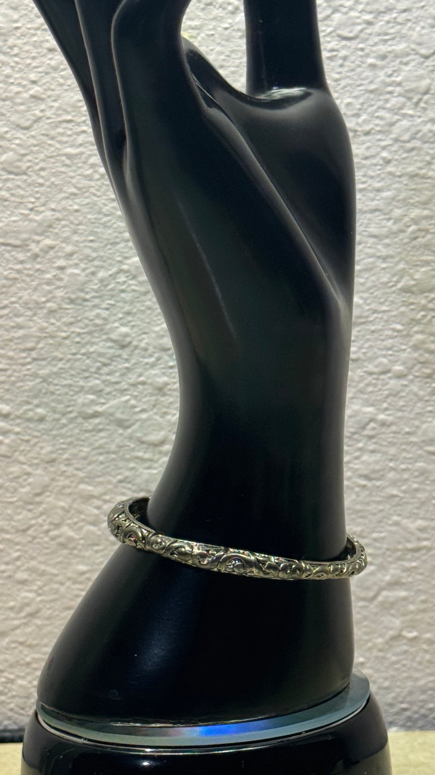 Vintage-Style Ornate Scrollwork Silver-Tone Stretch Segment Bangle Bracelet