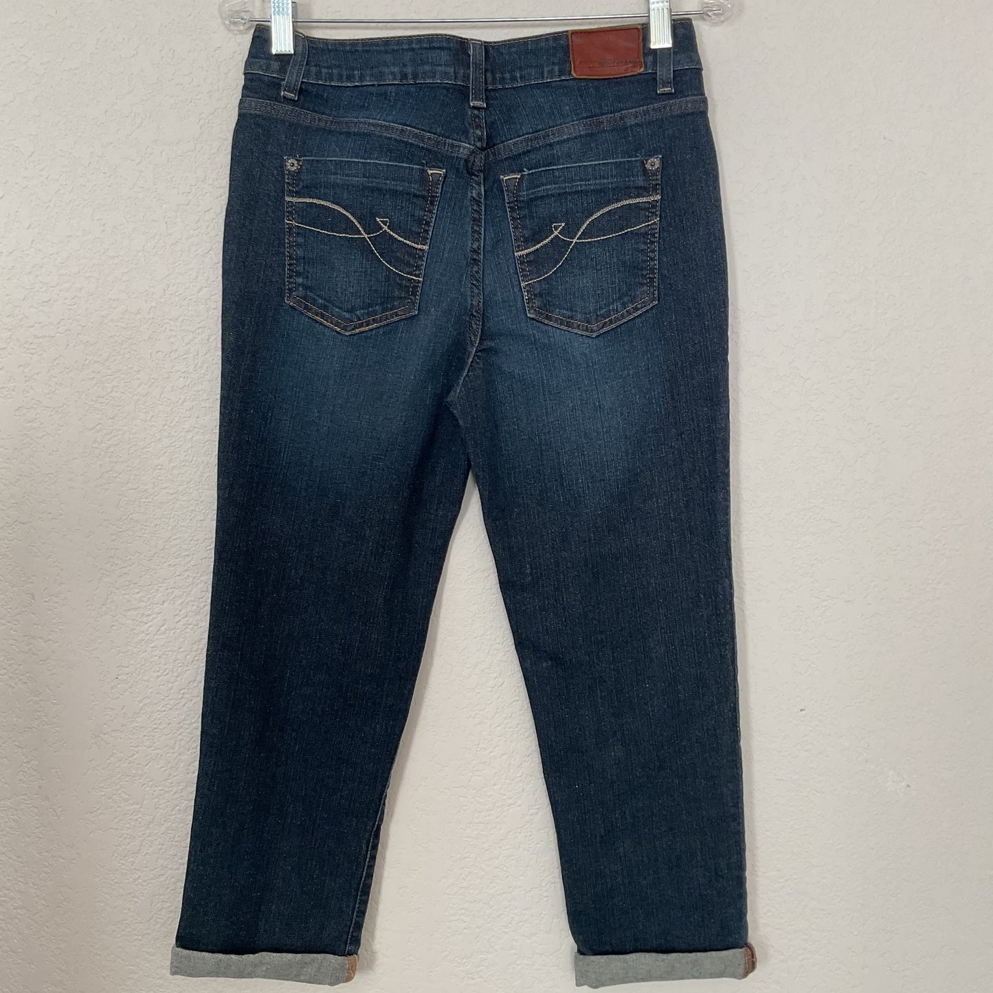 DKNY Soho Women’s Capri Jeans Size 4.