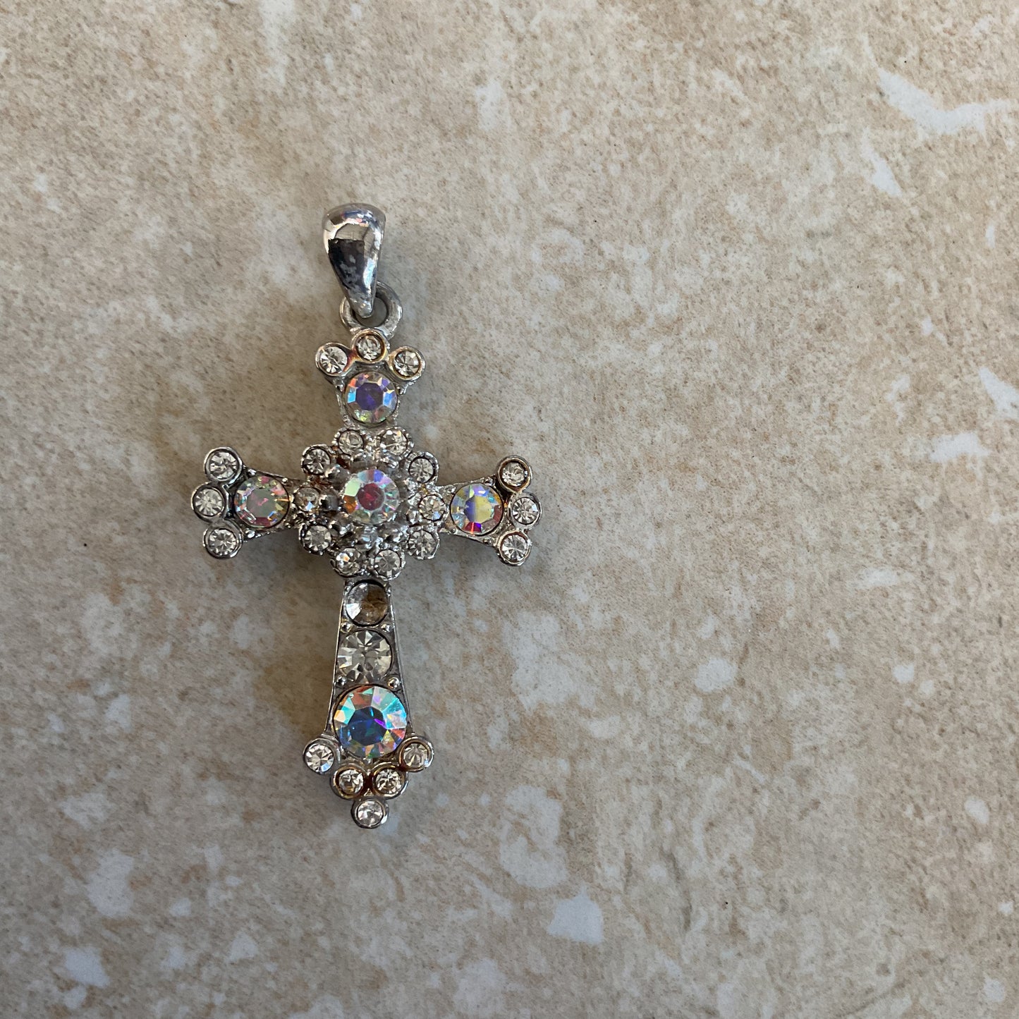 Vintage Silver-tone Women’s Sparkly Cross Pendant