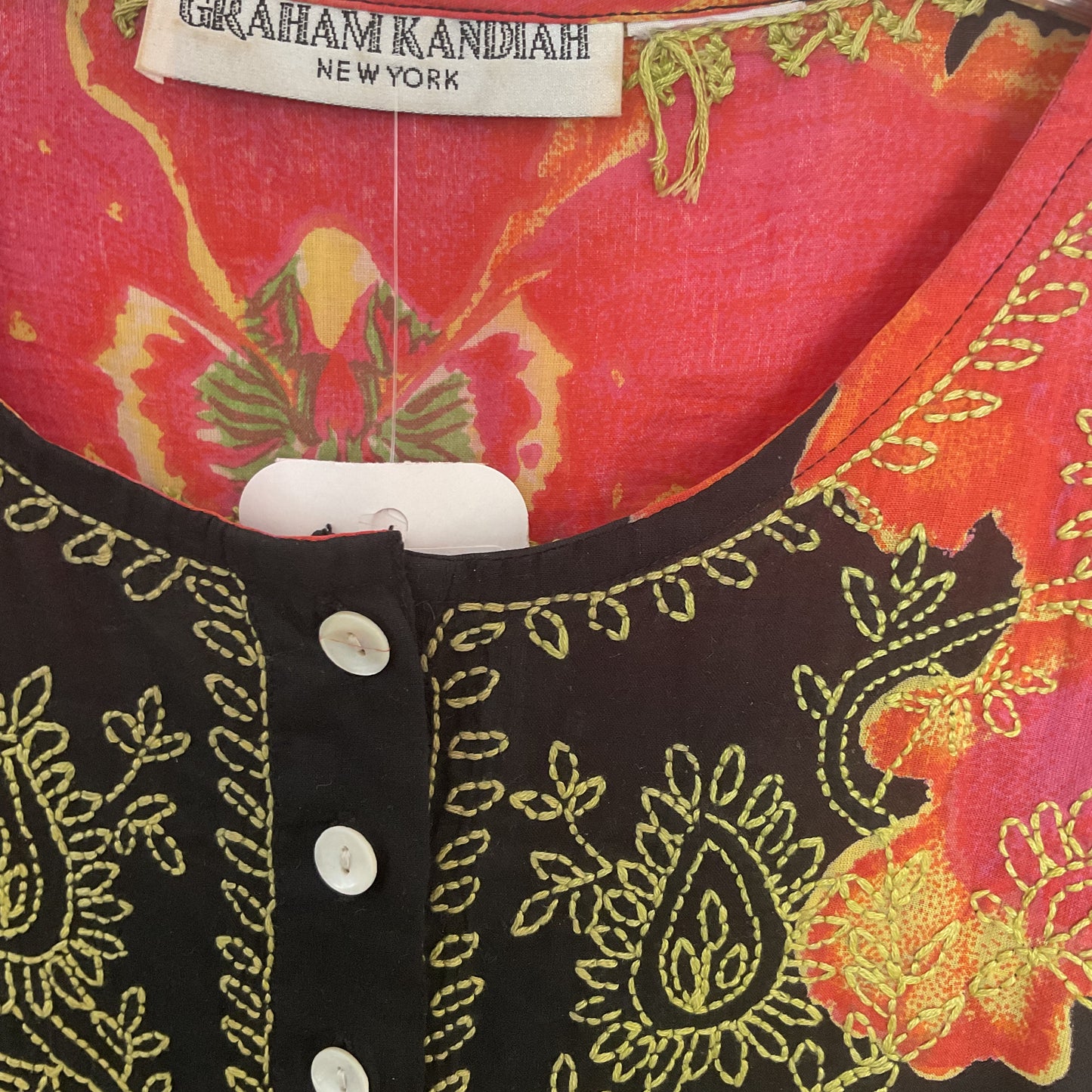 Vintage Graham Kandiah NY Women’s Embroidered Tunic Blouse Size M.