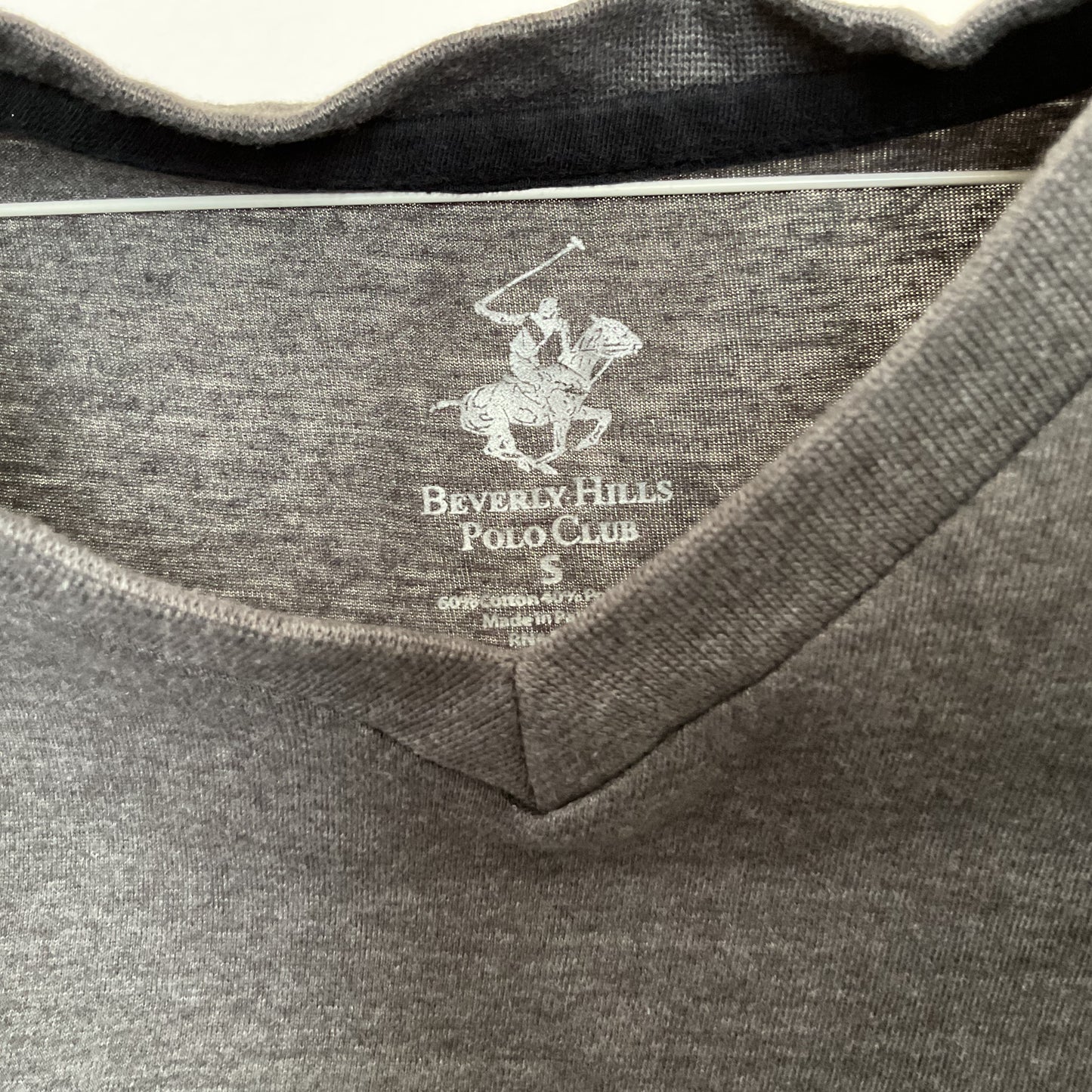 Beverly Hills Polo Club V Neck Kids T-Shirt Size S(8/10).