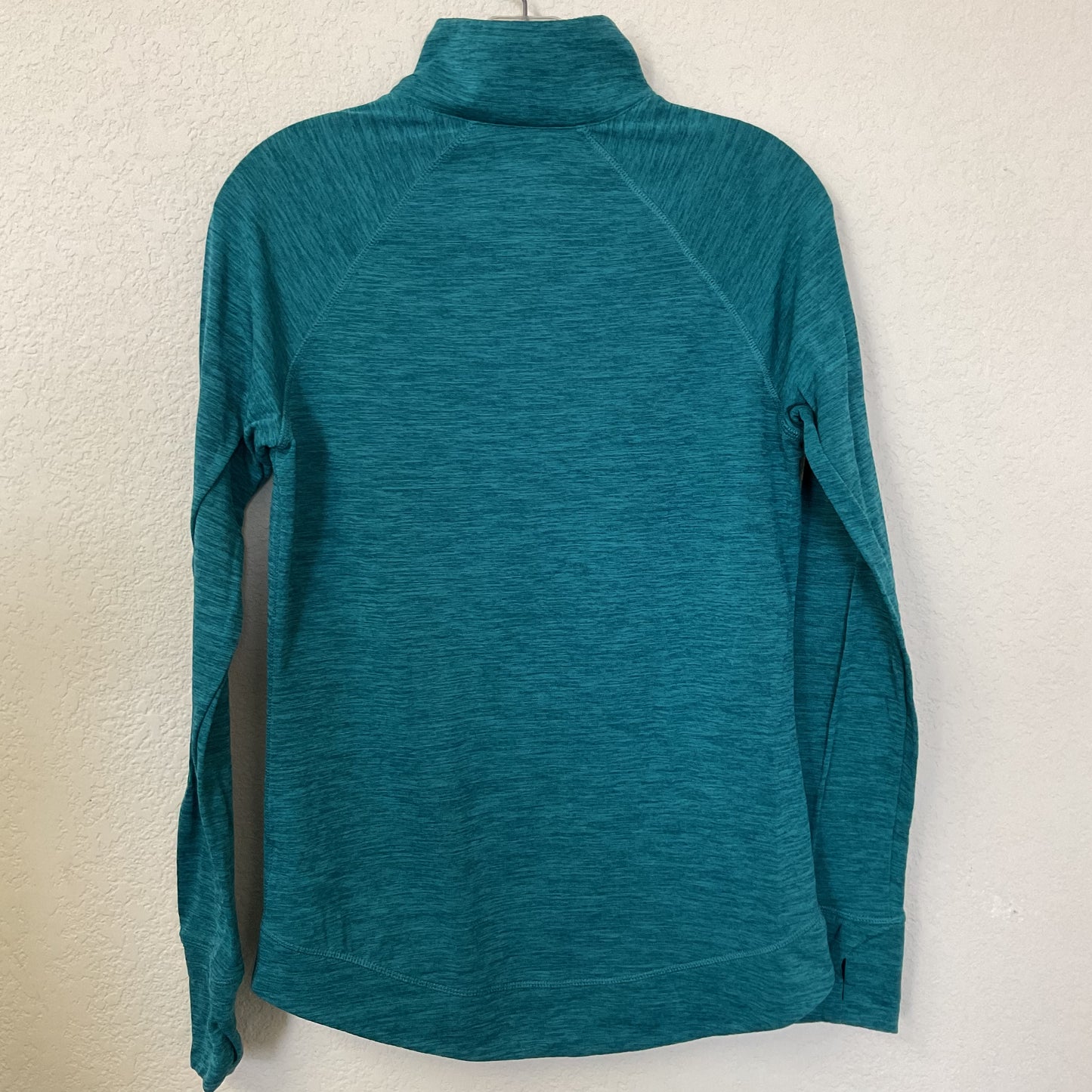 Avia Women’s Pullover Sports Top Size M.