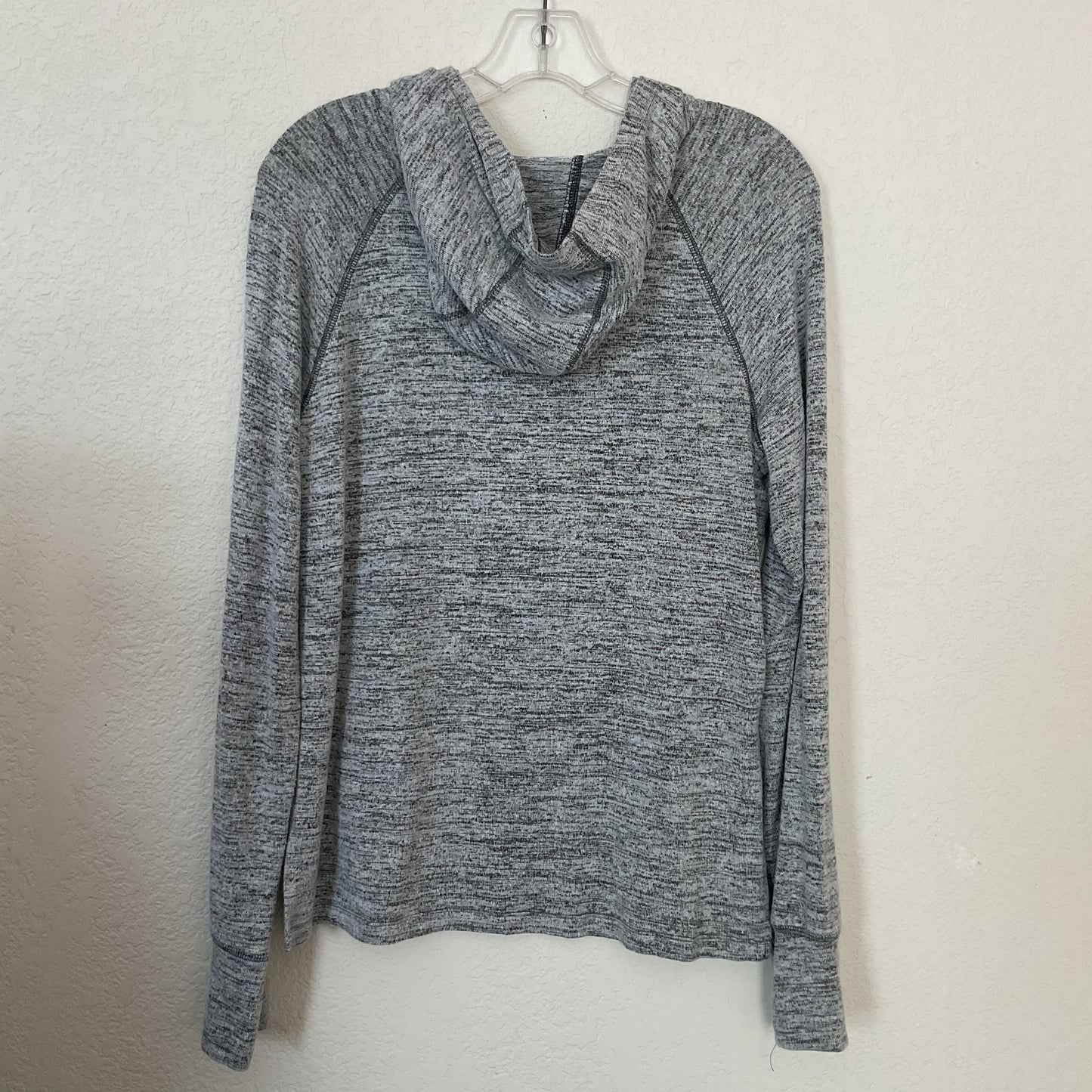 Apana Athletic Women’s Long Sleeve Pullover Size S.