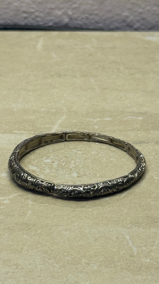 Vintage-Style Ornate Scrollwork Silver-Tone Stretch Segment Bangle Bracelet