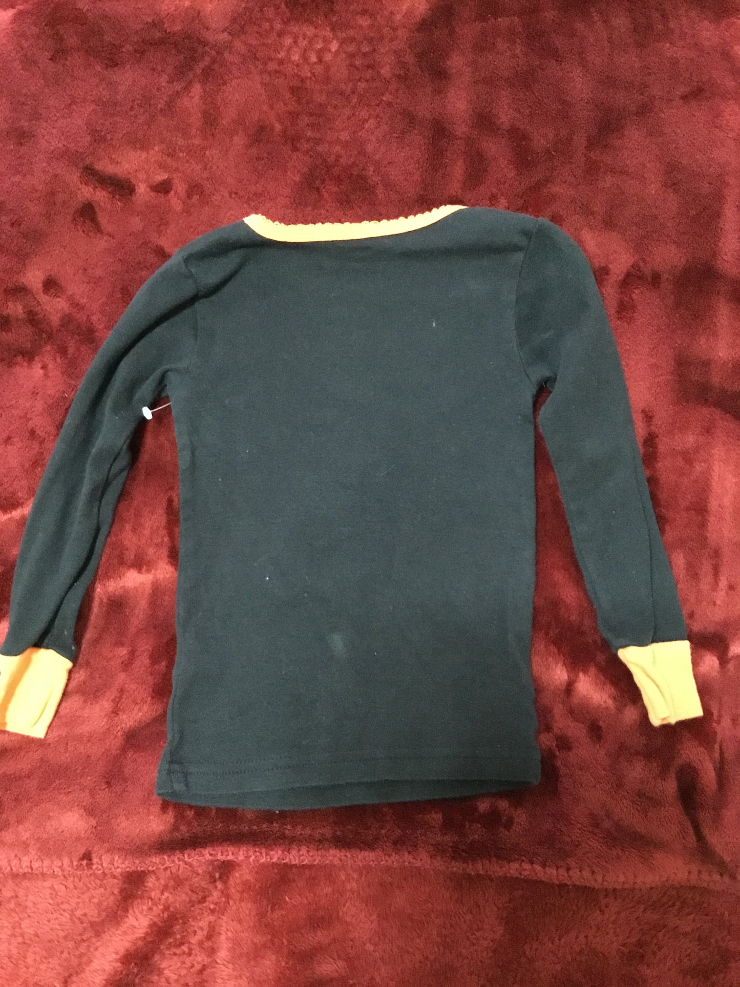 Carter’s Long-sleeved Skeleton Blouse Shines At Night