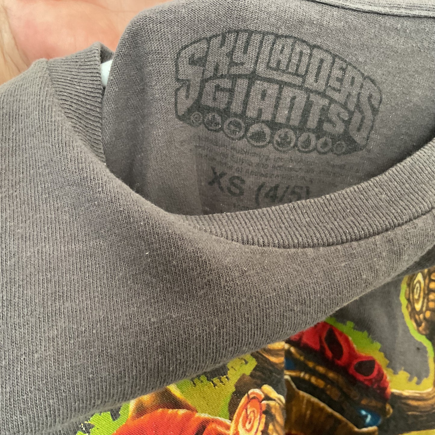 Skylanders Giants characters Graphic T-shirt Size XS(4-5).