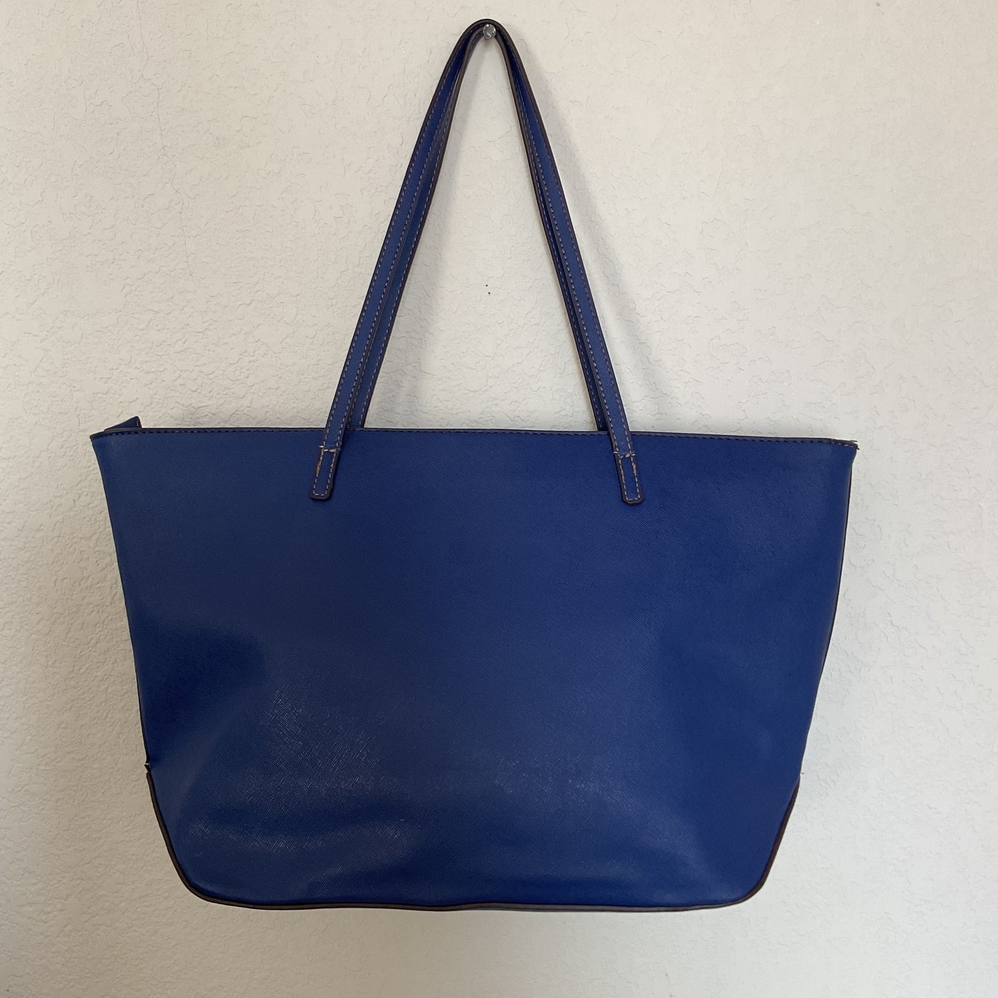 Nine West Blue Leatherette Shoulder Bag.