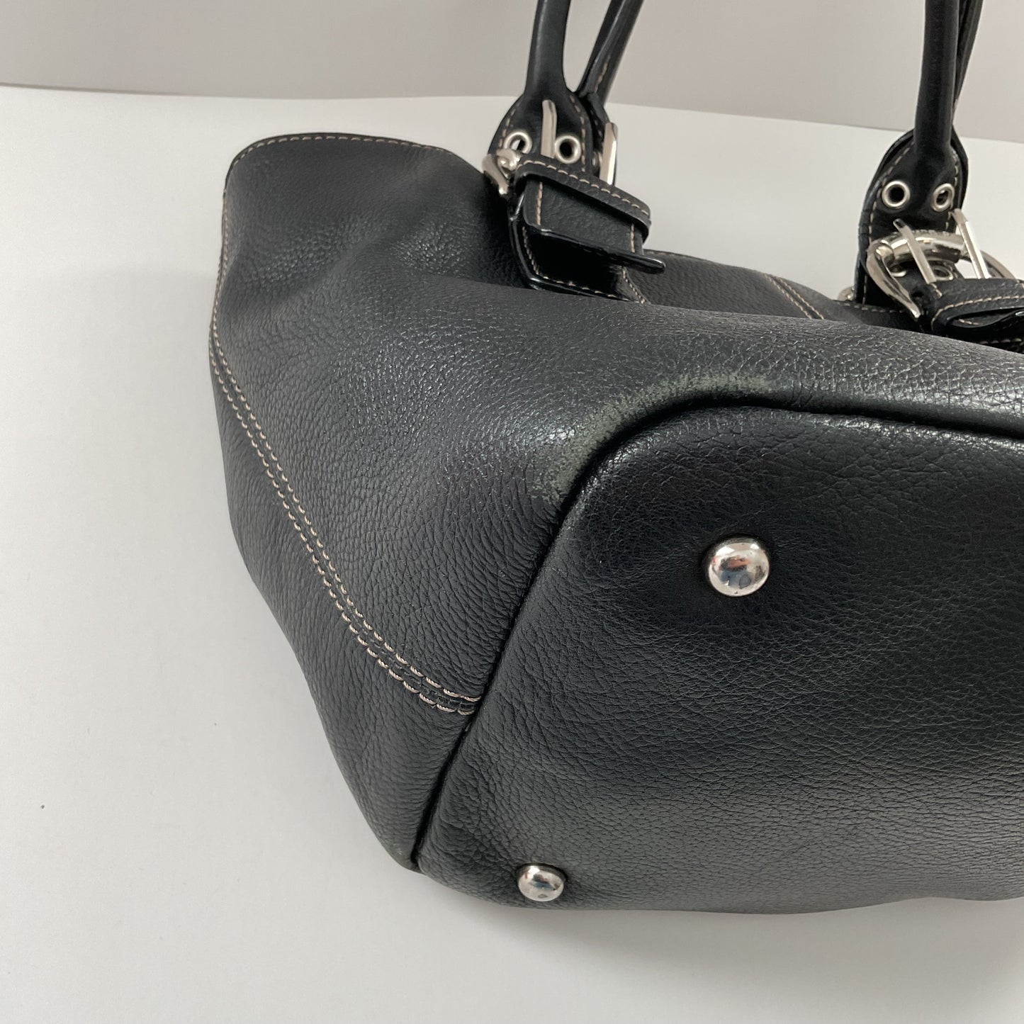Vintage Tignanello Black Leather Hand Bag.
