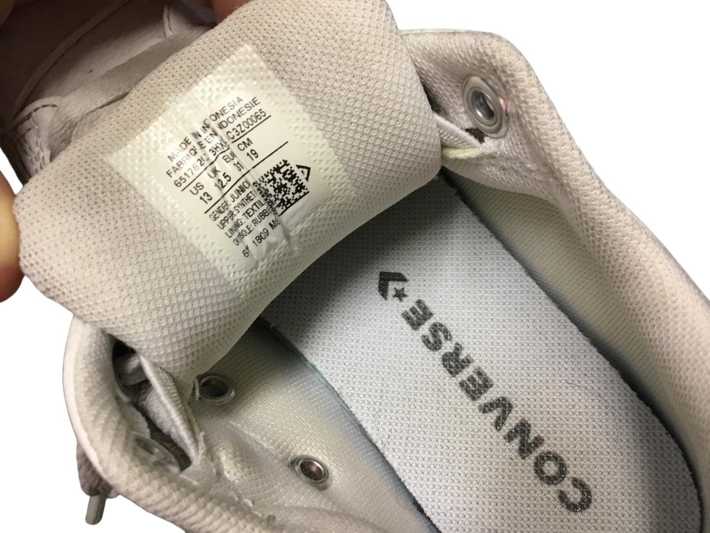 Converse Tennis Shoes