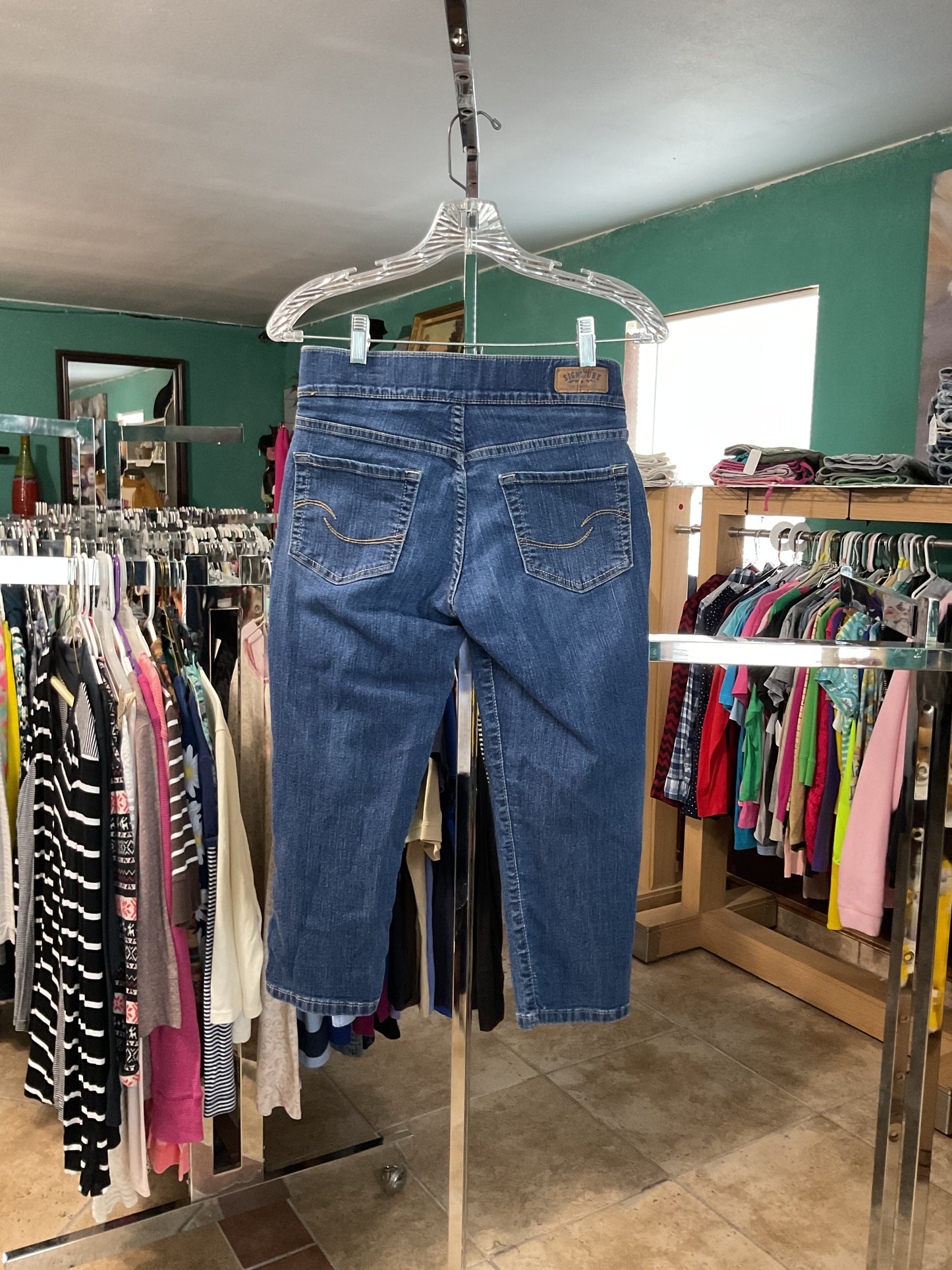 Signature by Levi’s Strauss Denim Woman’s Capri Size 6