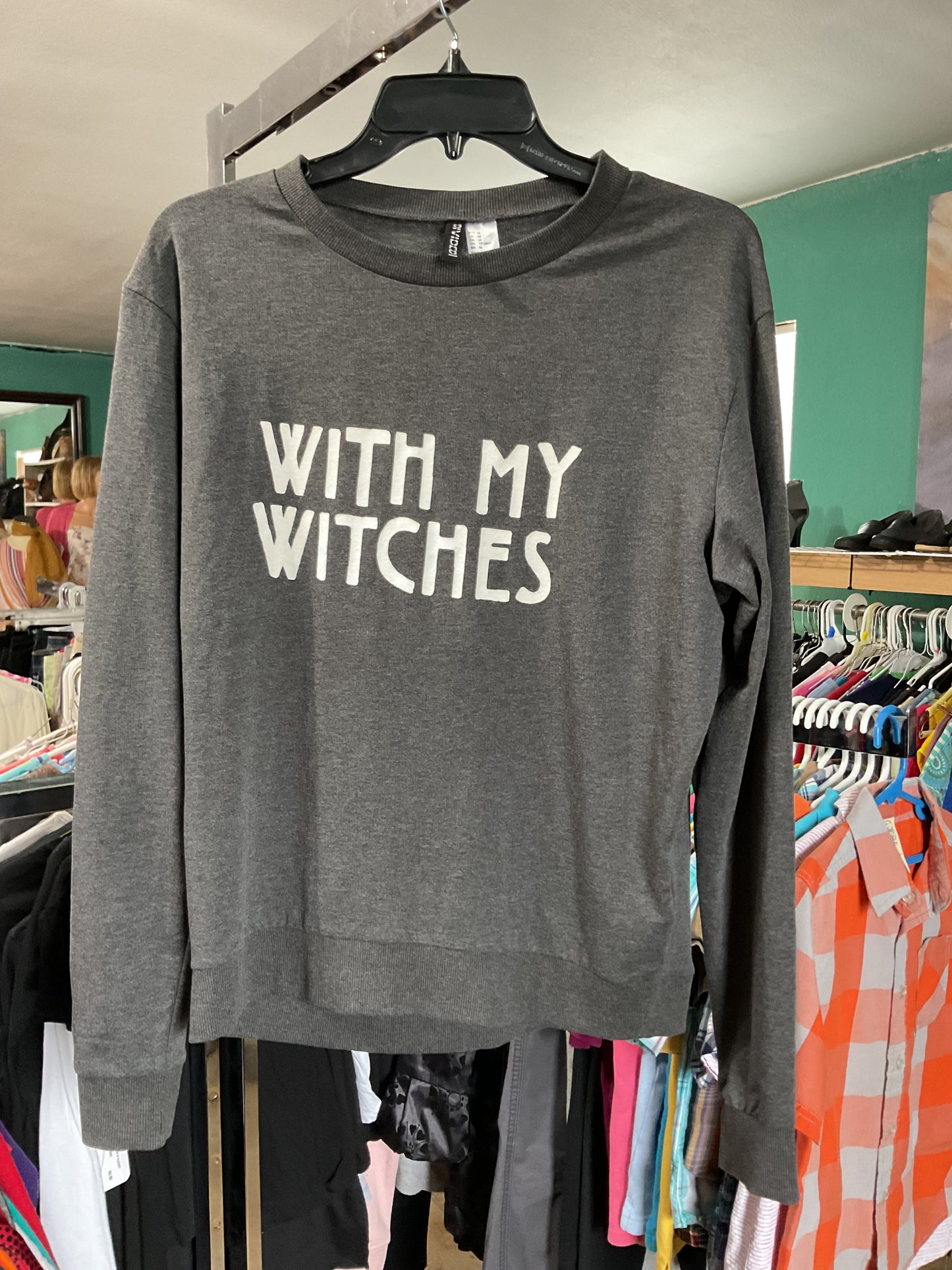 Divided H&M Women’s Graphics Pullover Sweatshirt Size M