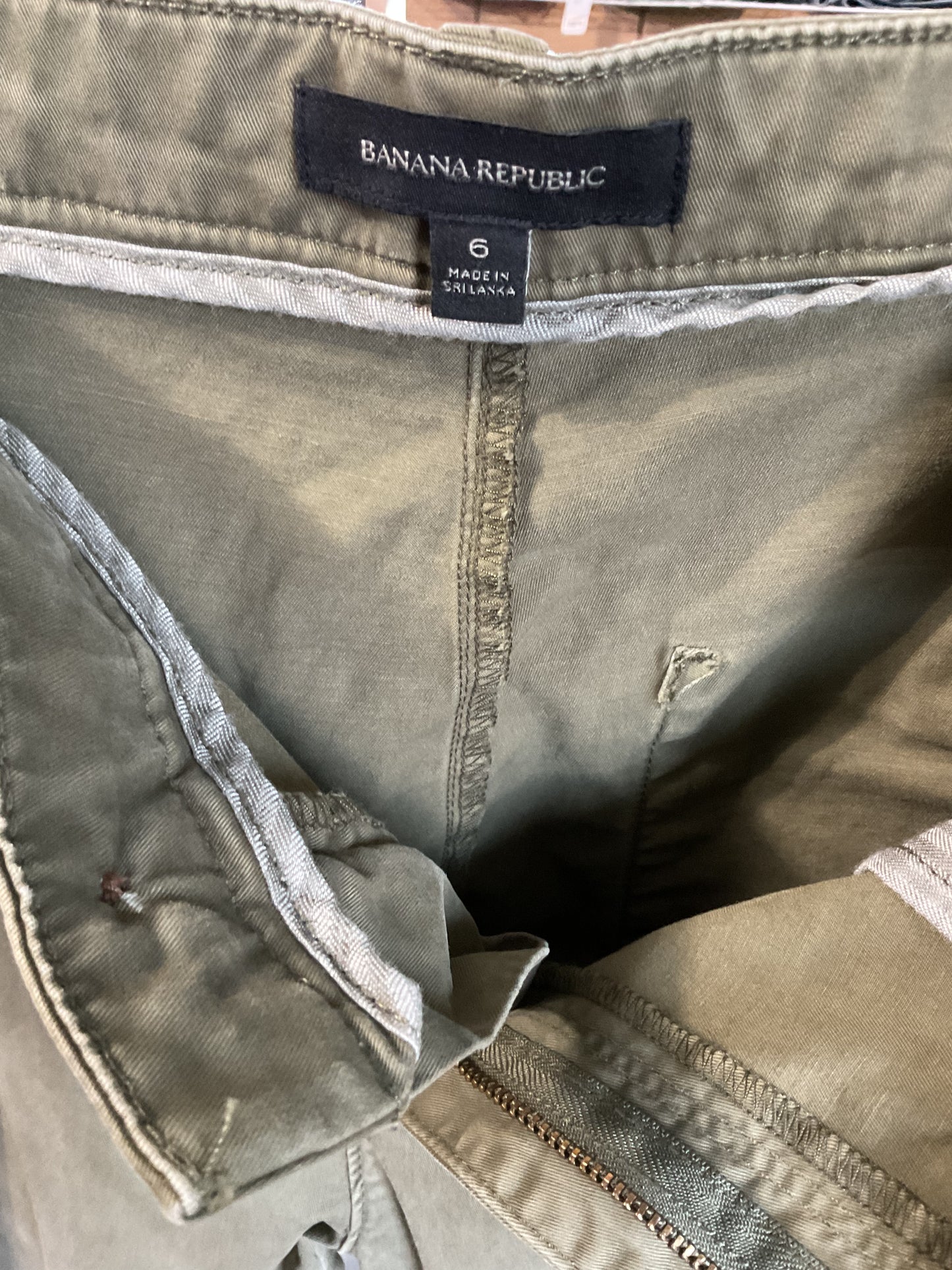 Banana Republic Pleated Green Olive Women’s Casual Trousers Size 6