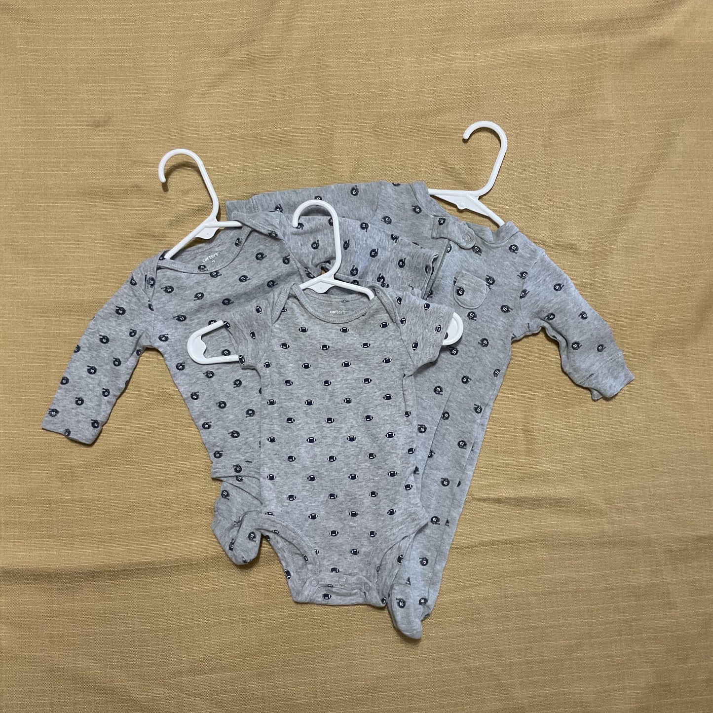 Carters 3 Piece Baby Boy Long Sleeve Short Sleeve Onesies Size 0-3 Months