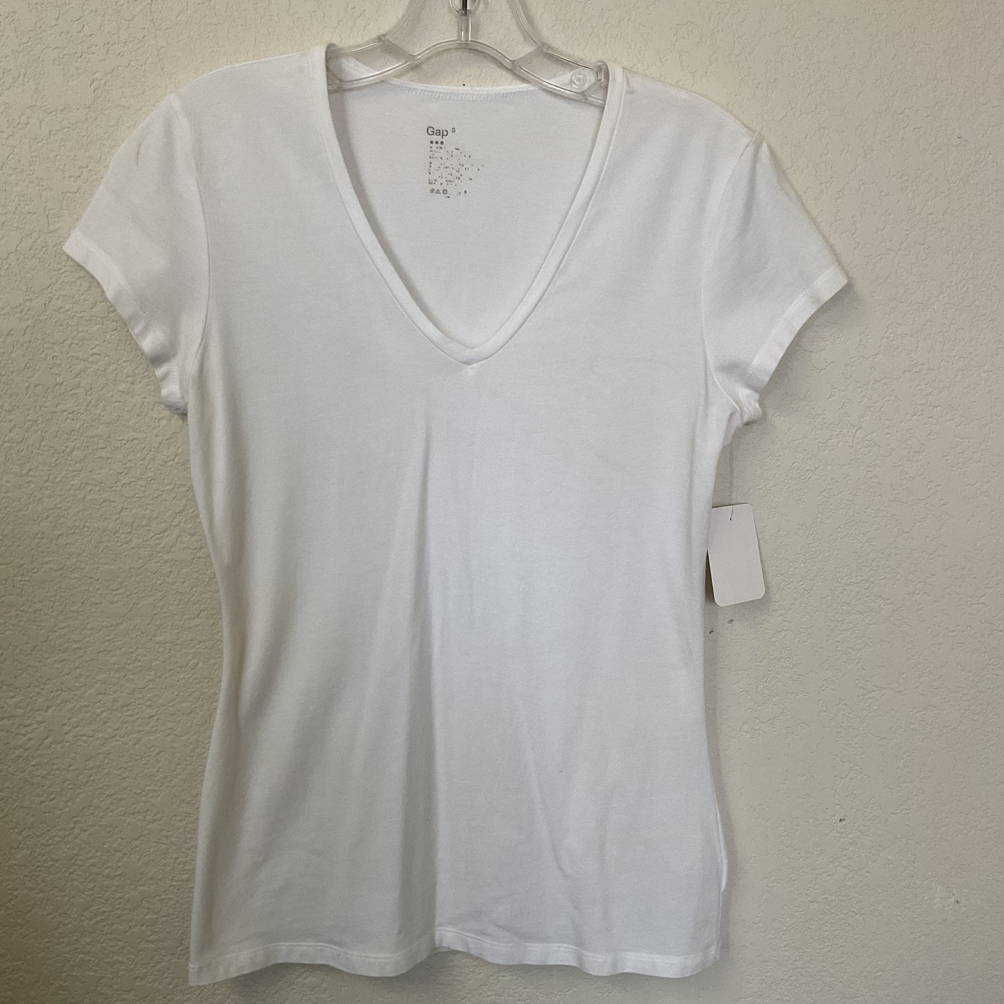 Vintage Gap Fitted Basic V Neck Women’s T-shirt Size S.