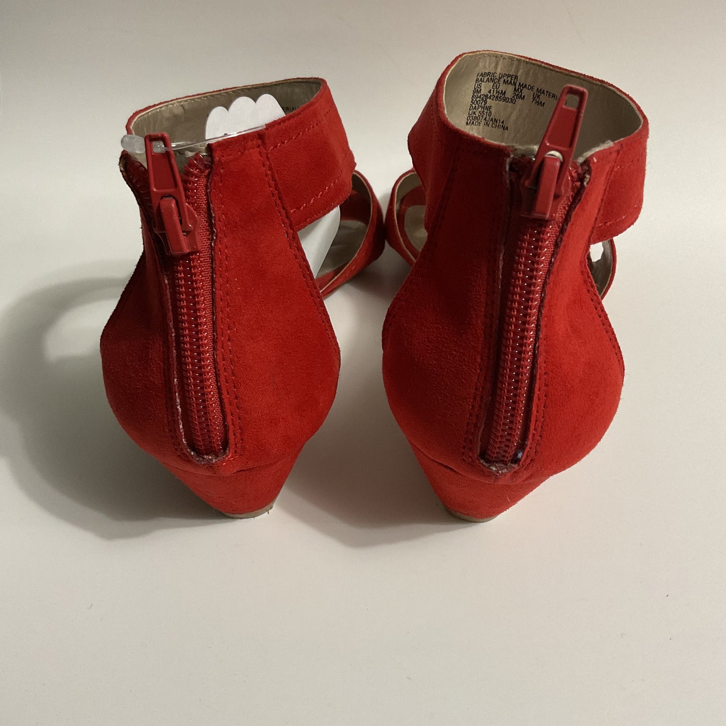 Jacklyn Smith Women’s Red Dress Sandals Size 9M.