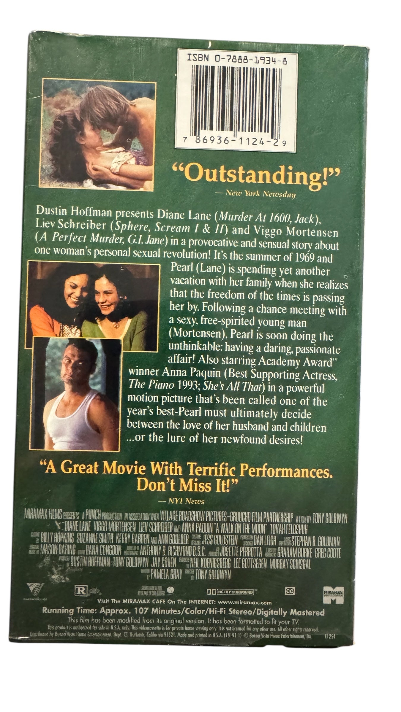 A Walk on the Moon VHS (1999)
