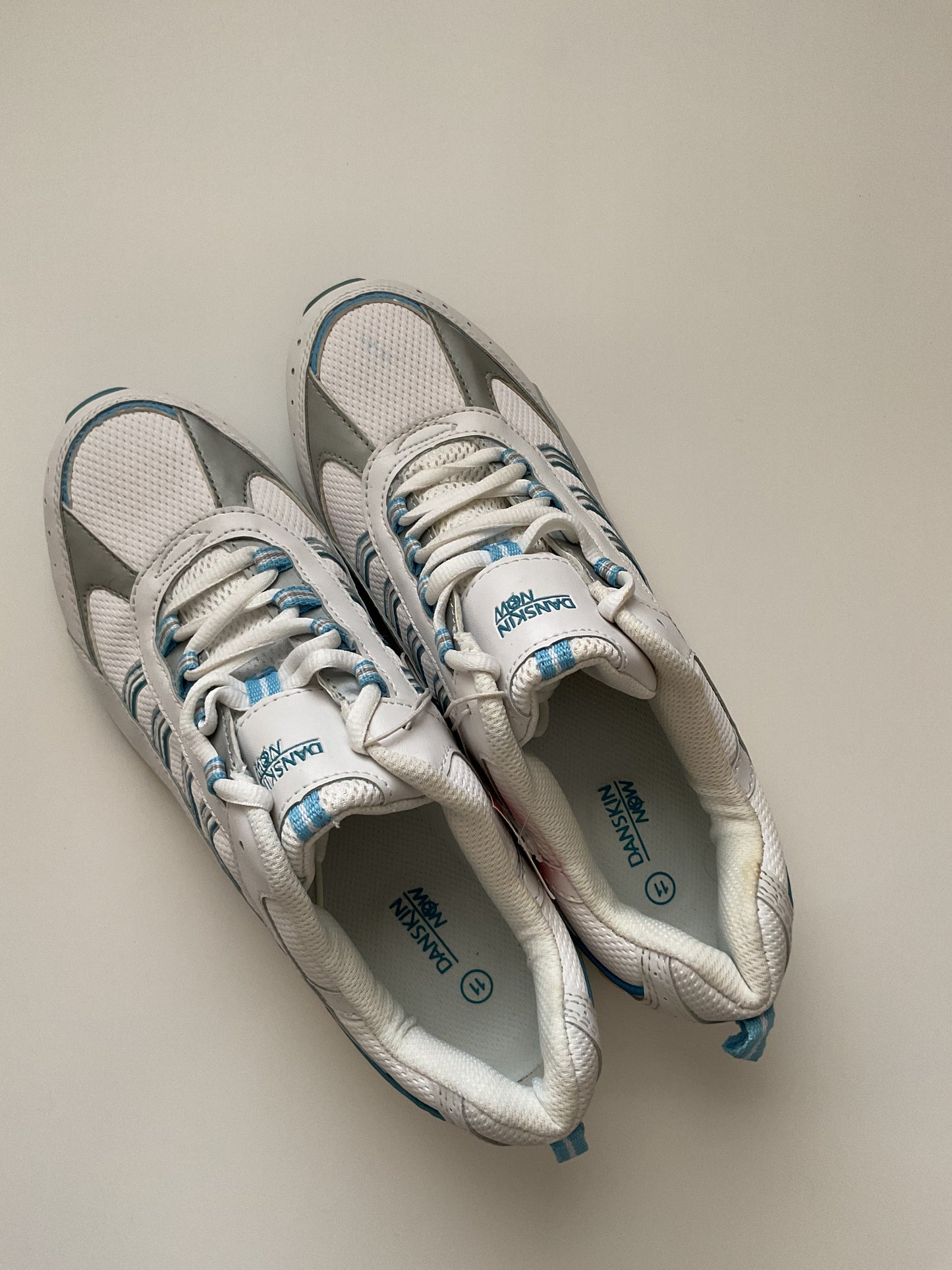NWT Danskin Now Naturtex Women’s Tennis Shoes Size 11.