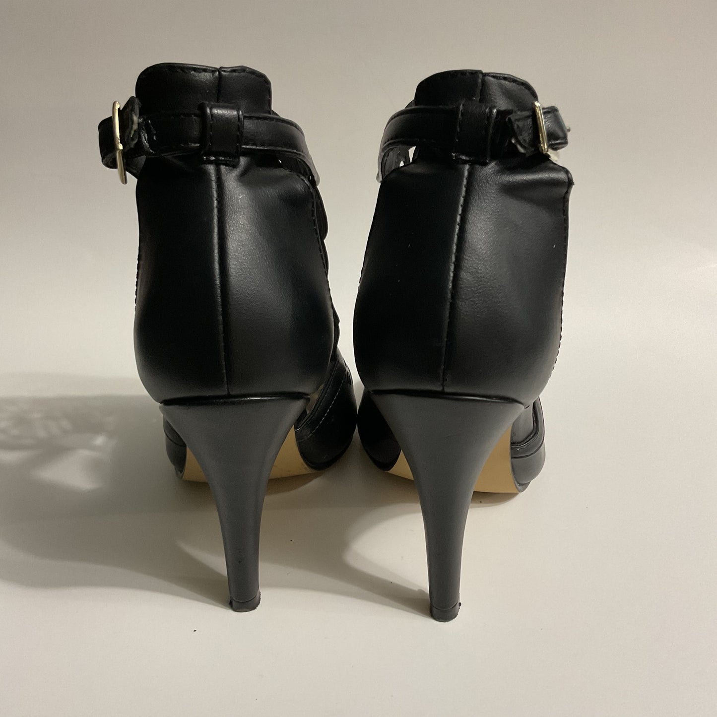 Andrea Black Leather Women’s Heels Sandals Size 6 1/2.