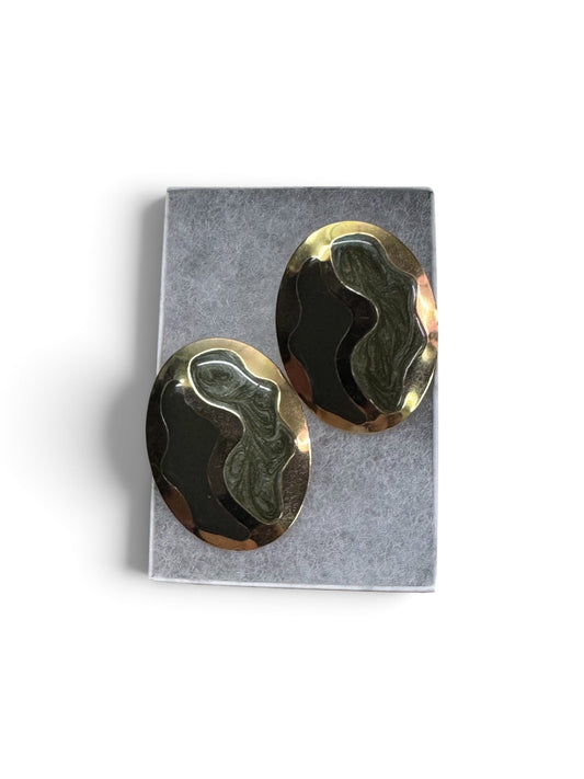 Vintage artistic gold stud earrings