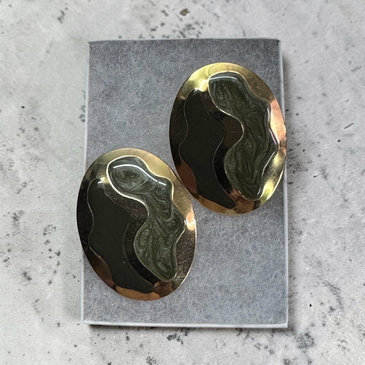 Vintage artistic gold stud earrings