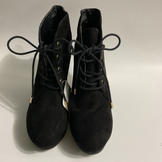 Forever 21 Platform Black Women’s Booties With Laces Size 9 1/2.