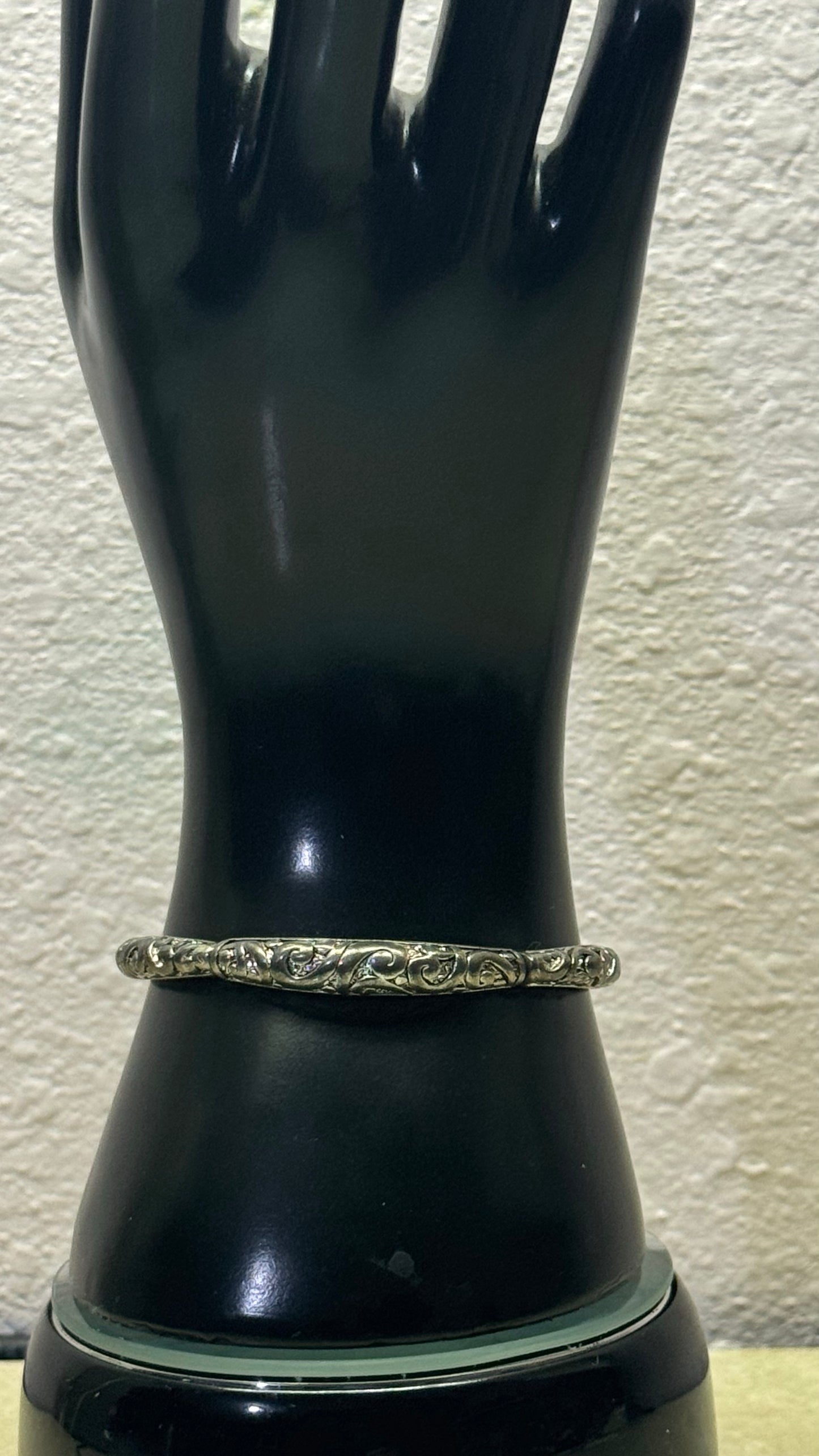Vintage-Style Ornate Scrollwork Silver-Tone Stretch Segment Bangle Bracelet