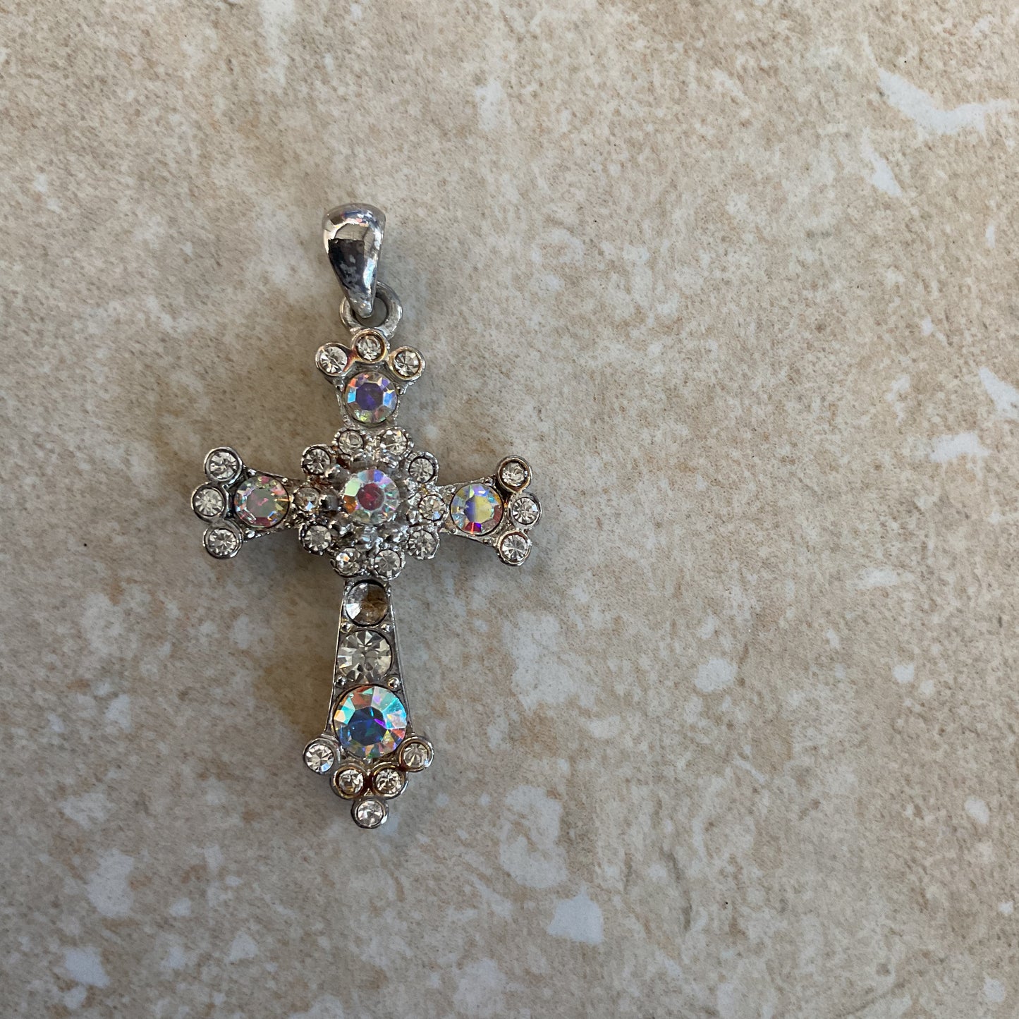 Vintage Silver-tone Women’s Sparkly Cross Pendant