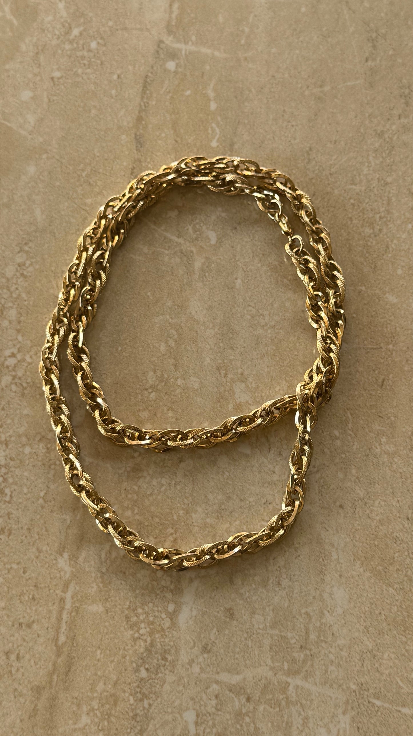 Vintage Gold Tone Twisted Rope Chain Necklace - Classic Interlocking Statement Link