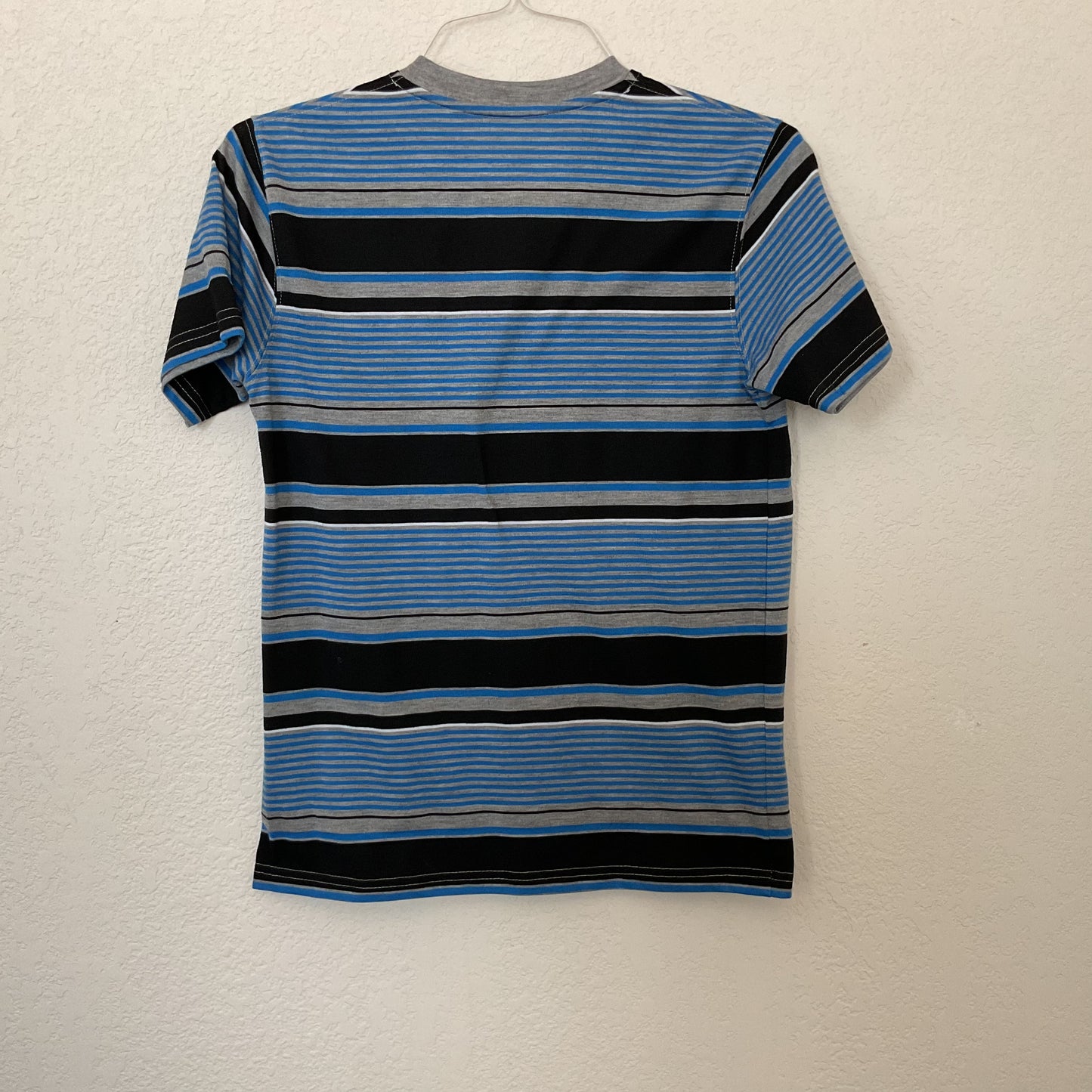 Basic V Neck Striped Blues Kids T-shirt Size L.