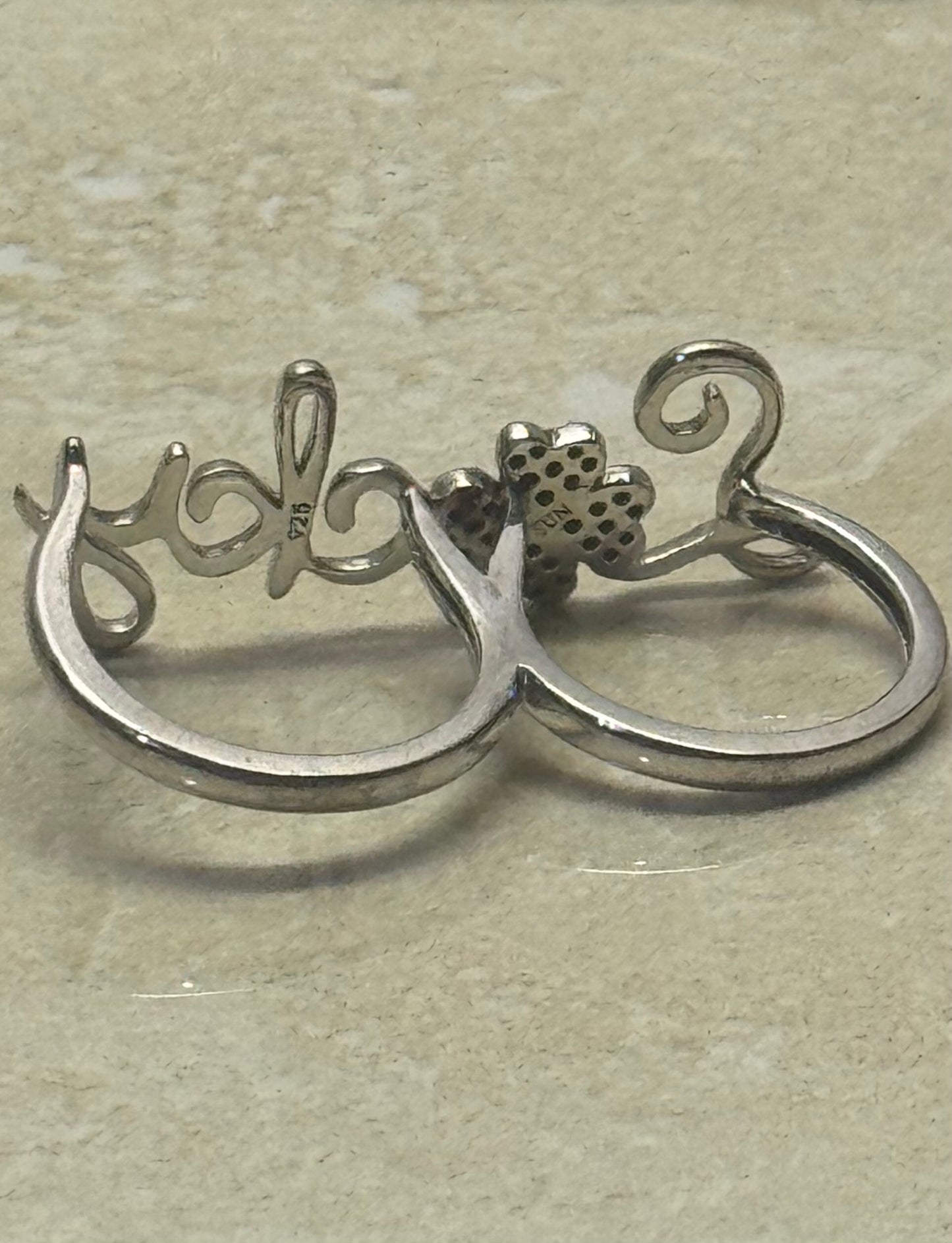 Palace Jewelers Two-Finger "Lucky" Script Ring with Pavé Four-Leaf Clover. SIVE 7 Sterling Silver