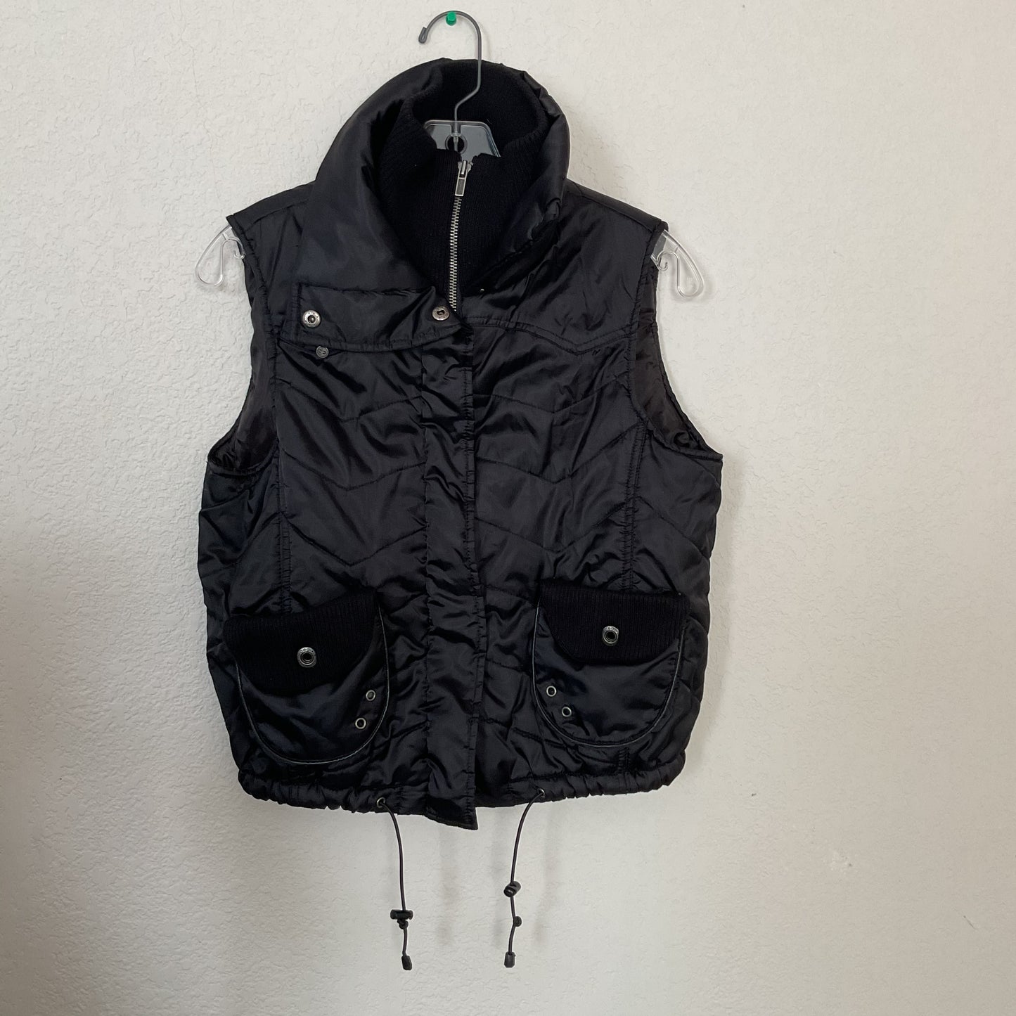 BCBGirls Basic Puffed Vest Size M(10/12).