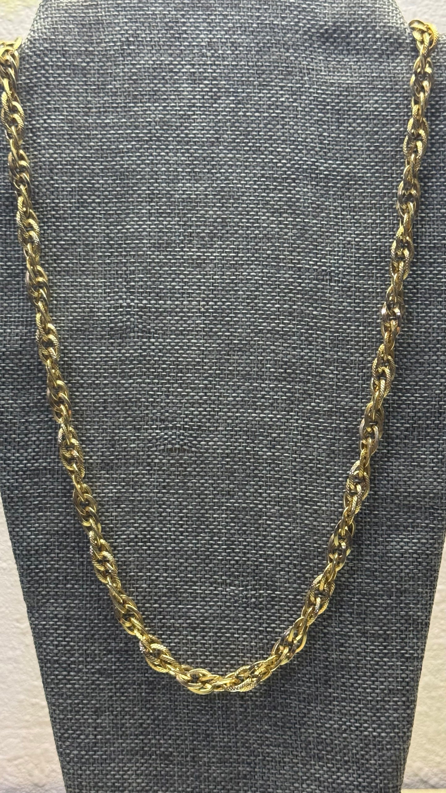 Vintage Gold Tone Twisted Rope Chain Necklace - Classic Interlocking Statement Link