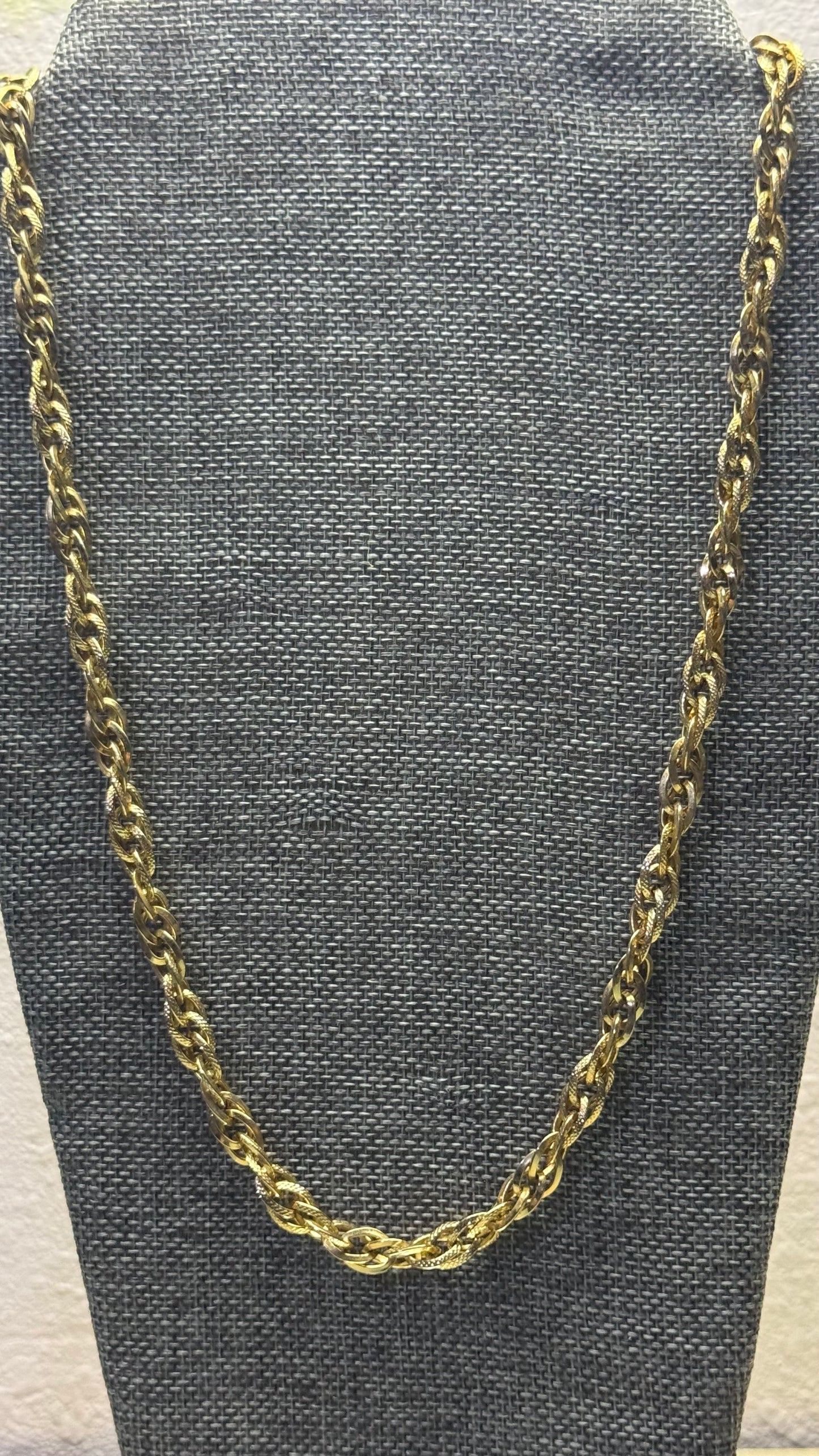 Vintage Gold Tone Twisted Rope Chain Necklace - Classic Interlocking Statement Link