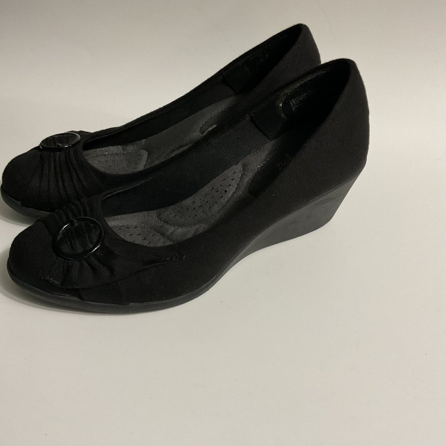 Dex Flex Comfort Women’s Black Wedges Size 6.