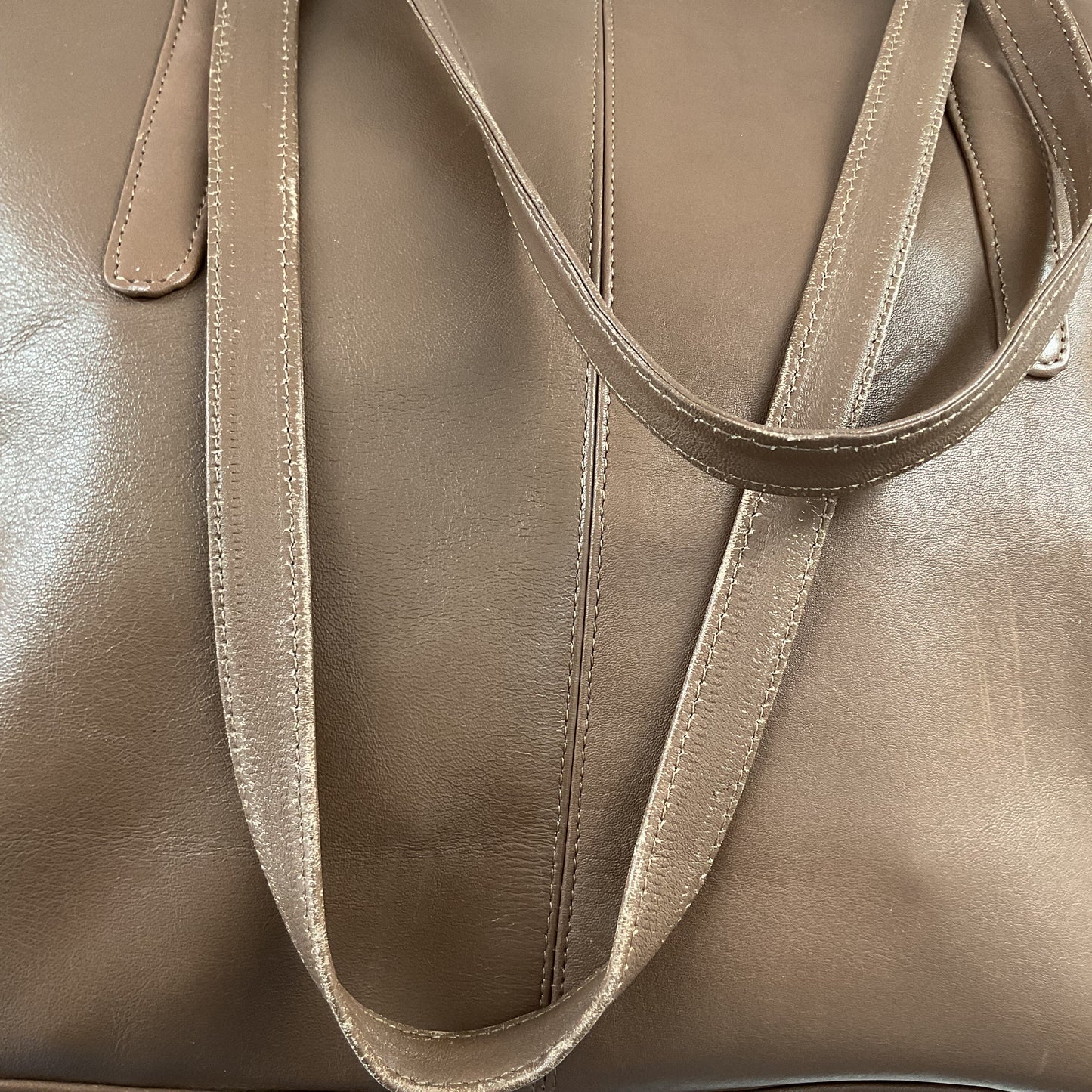 Vintage Demure Tan Leather Shoulder Bag