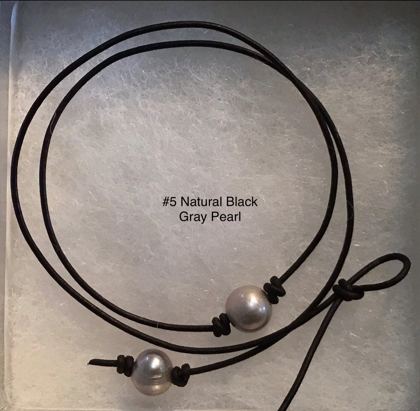 Pearl leather necklace