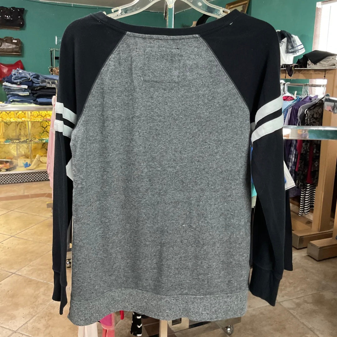 SO Perfect  Pullover Sweatshirt Size M