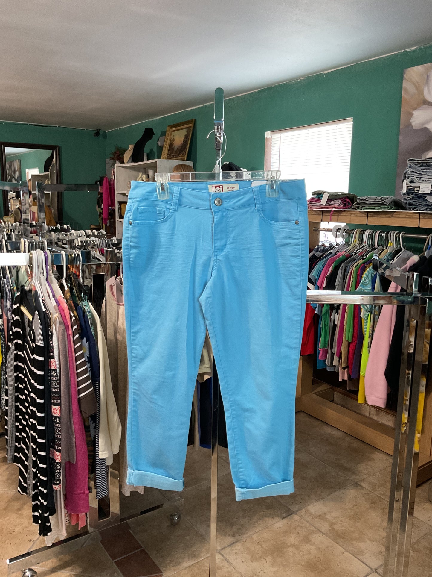 L.E.I. Ashley Low Rise Jr’s Capri Pants Size 13R