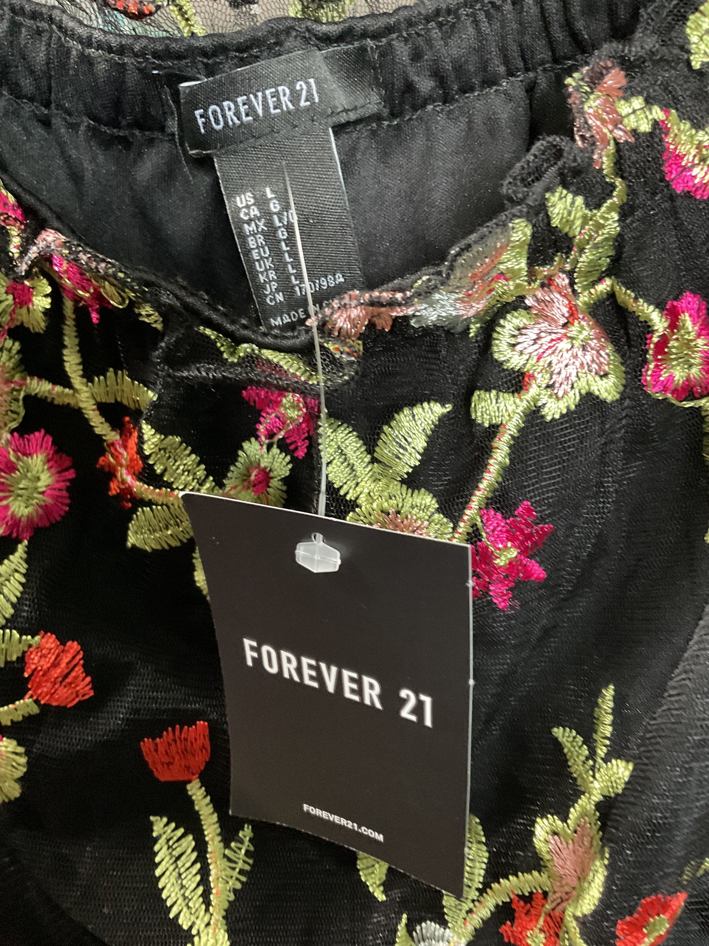 NWT Forever21 Misses Embroidered Crop Top Size L