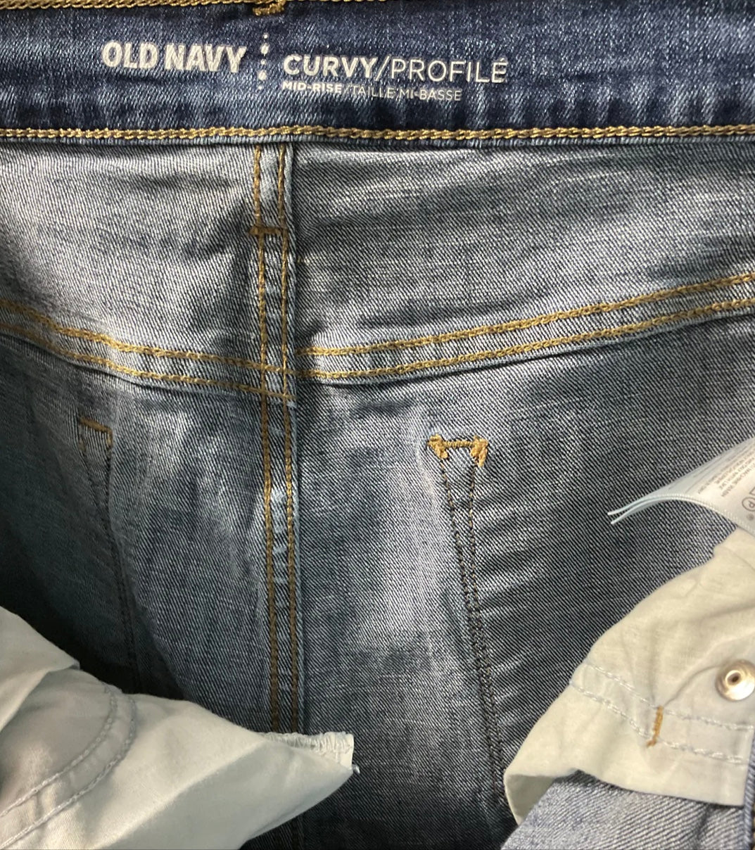 Old Navy Distressed Curvy Mid-Rise Jeans Size 14 S