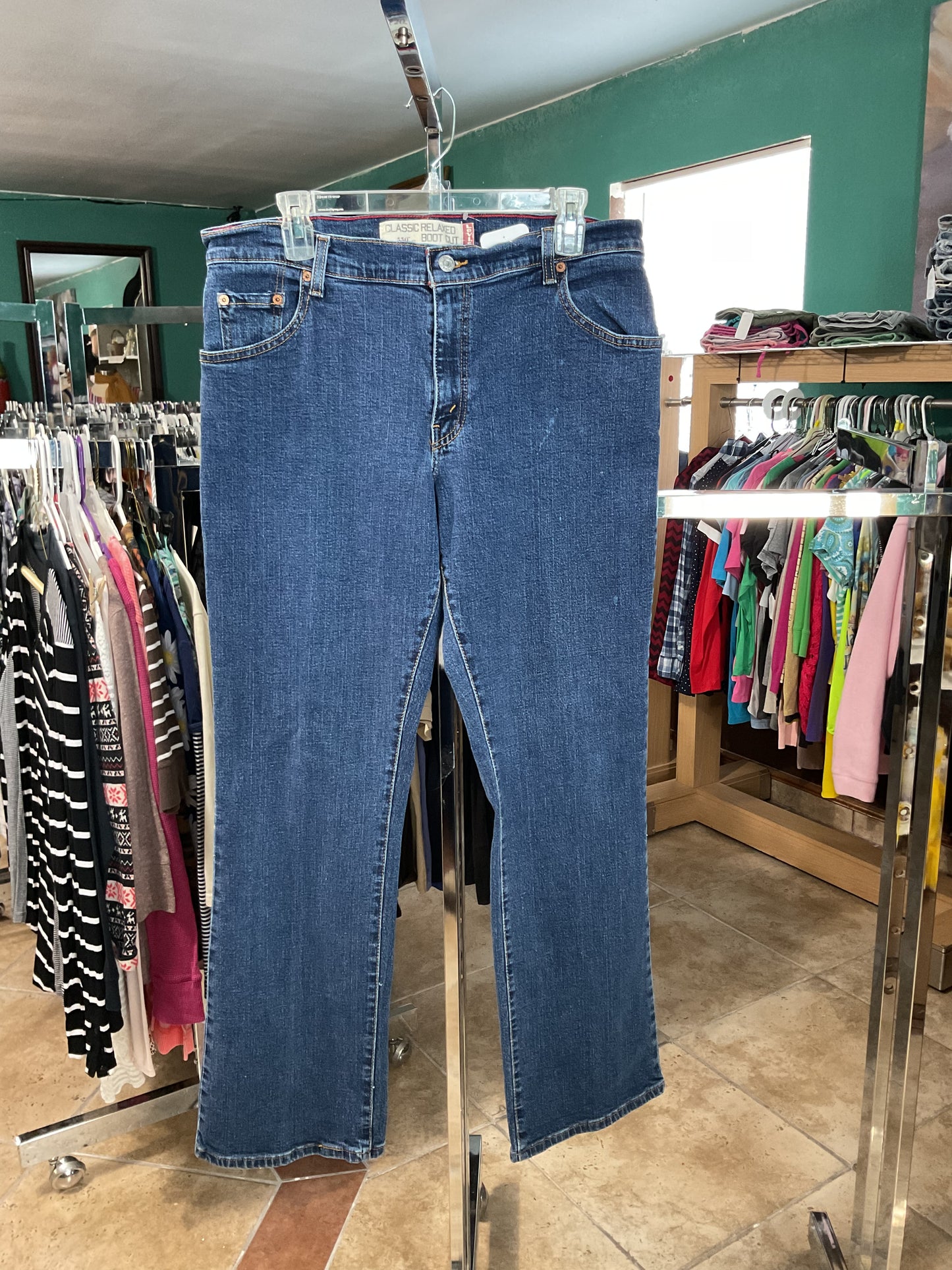 Vintage Levi’s Women’s Blue Jeans Size 12M