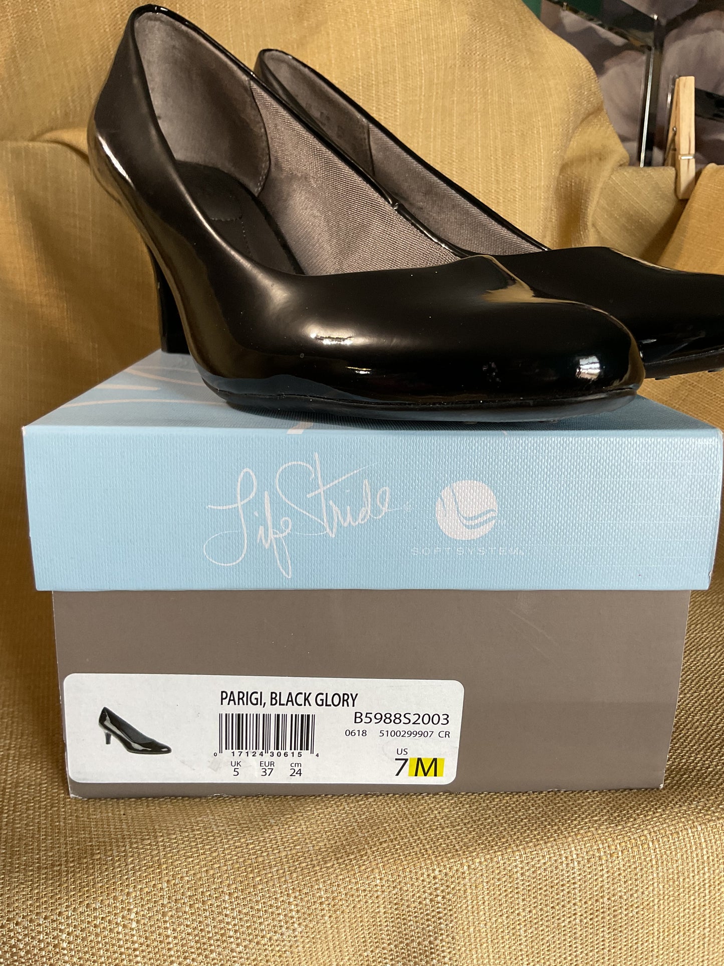 NWOT Life Stride Women’s Soft Sole Classic Round Tip Shoes Size 7 M