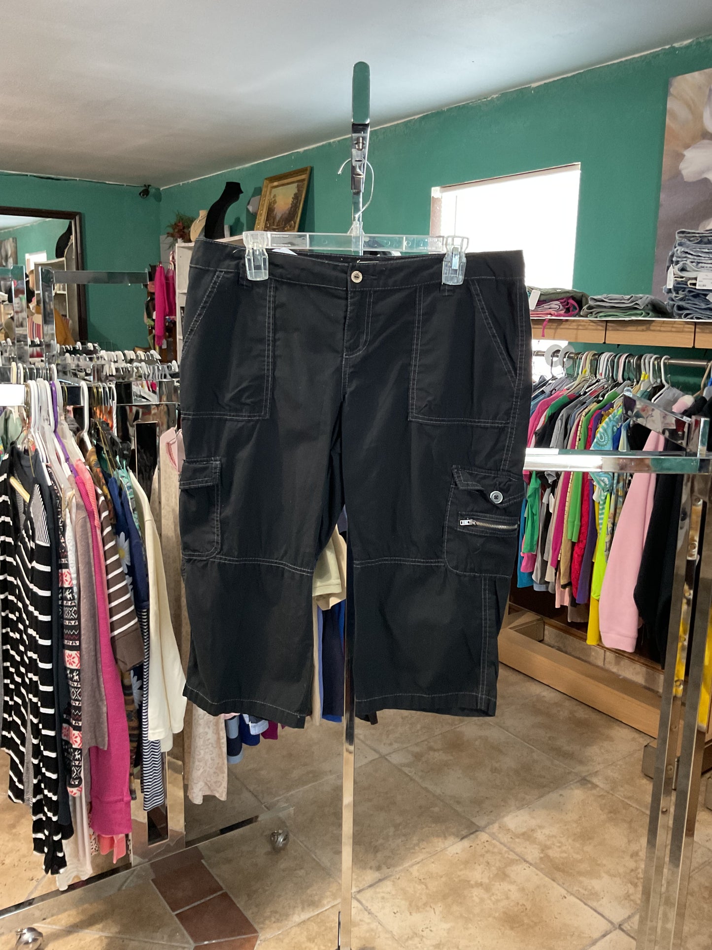 No Boundaries Cargo Jr’s Capri Pants Size 13