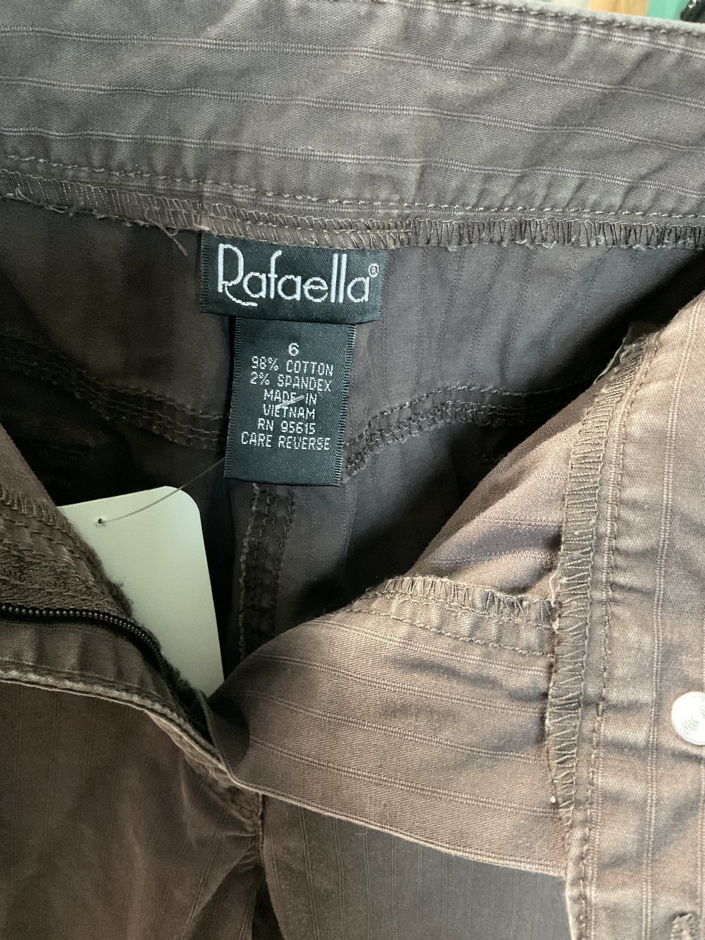 Rafaella Women’s Capri Pants Size 6
