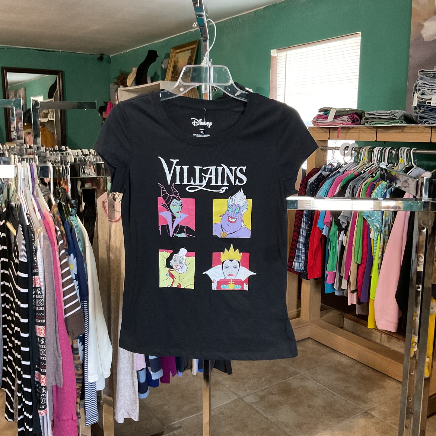 NWT Disney Villains Graphic Girls T-shirt Size XL